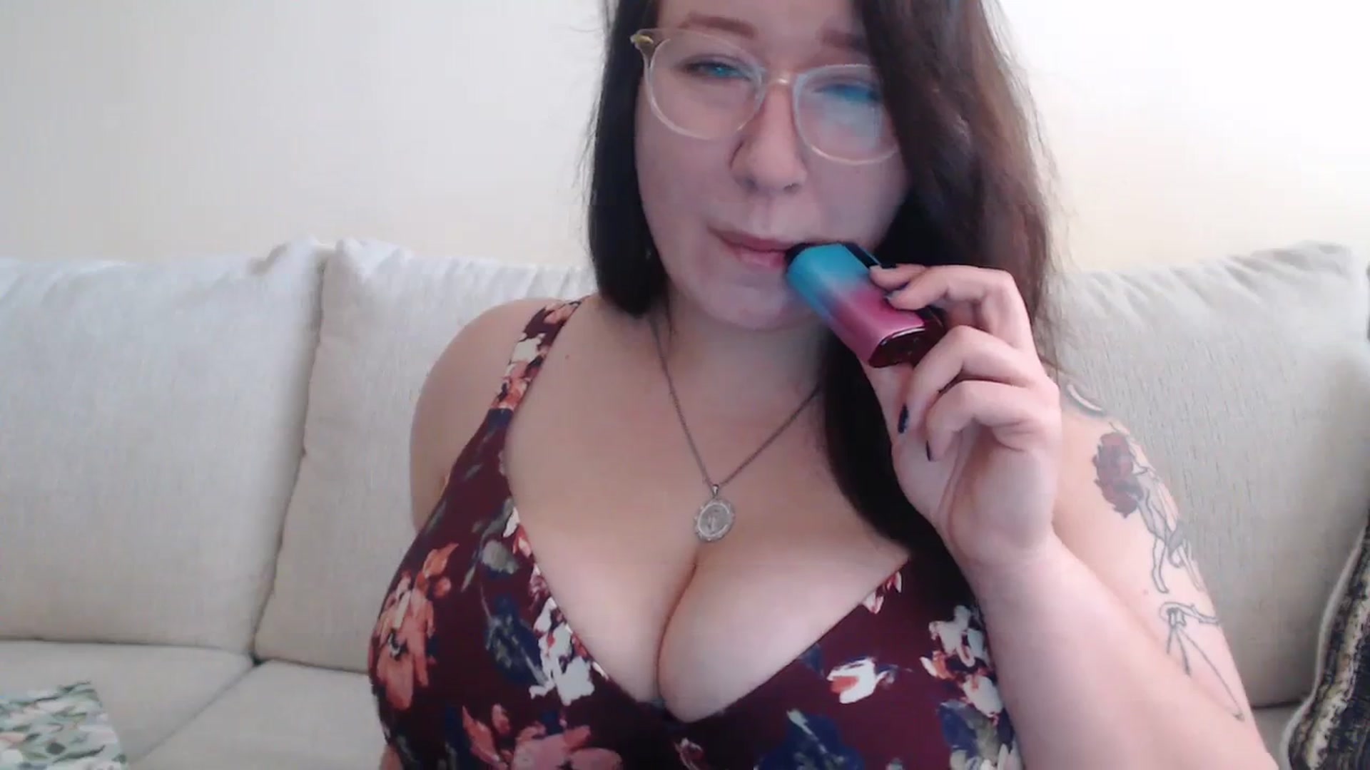 Gallery image thumbnail from Funsize_'s myfreecams stream on, 12/27/2023, 17:40 image 10 of 20