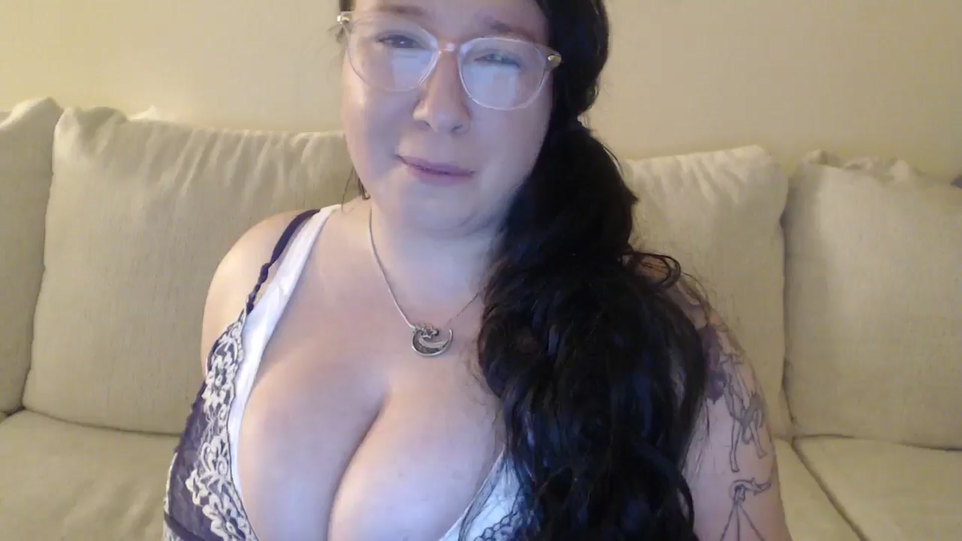 Gallery image thumbnail from Funsize_'s myfreecams stream on, 05/07/2024, 01:38 image 3 of 20