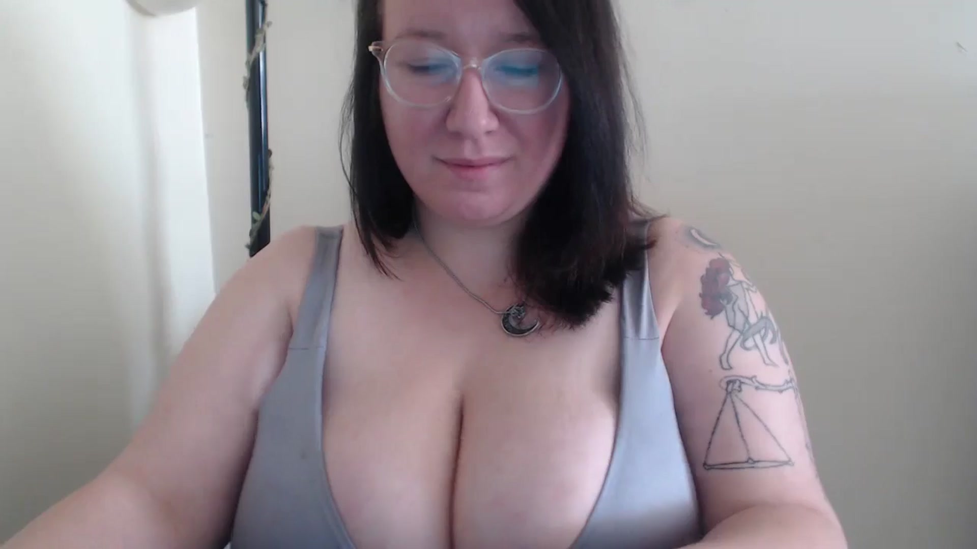 Gallery image thumbnail from Funsize_'s myfreecams stream on, 05/08/2024, 16:03 image 10 of 20