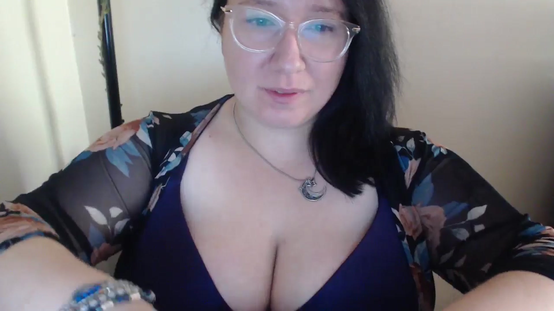 Gallery image thumbnail from Funsize_'s myfreecams stream on, 05/18/2024, 22:42 image 8 of 20