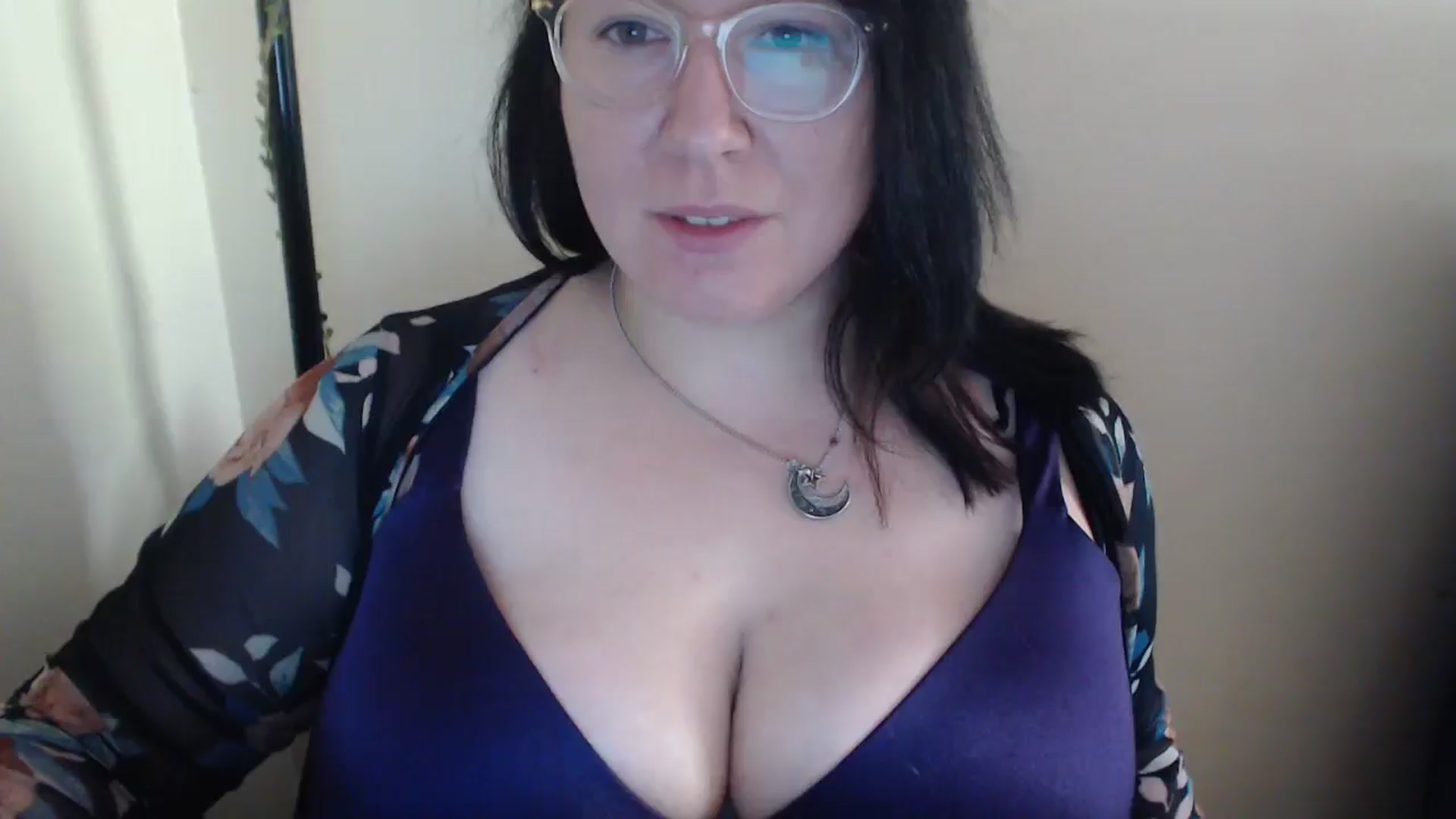 Gallery image thumbnail from Funsize_'s myfreecams stream on, 05/18/2024, 22:42 image 6 of 20