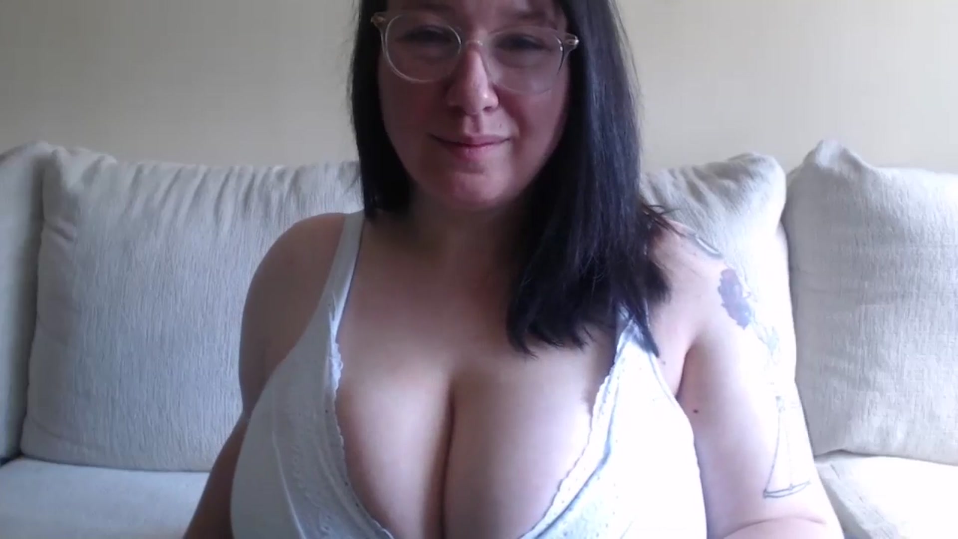 Gallery image thumbnail from Funsize_'s myfreecams stream on, 06/24/2024, 15:36 image 19 of 20
