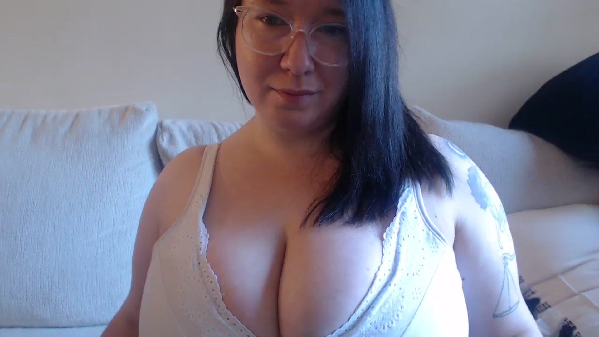 Gallery image thumbnail from Funsize_'s myfreecams stream on, 07/18/2024, 24:24 image 11 of 20