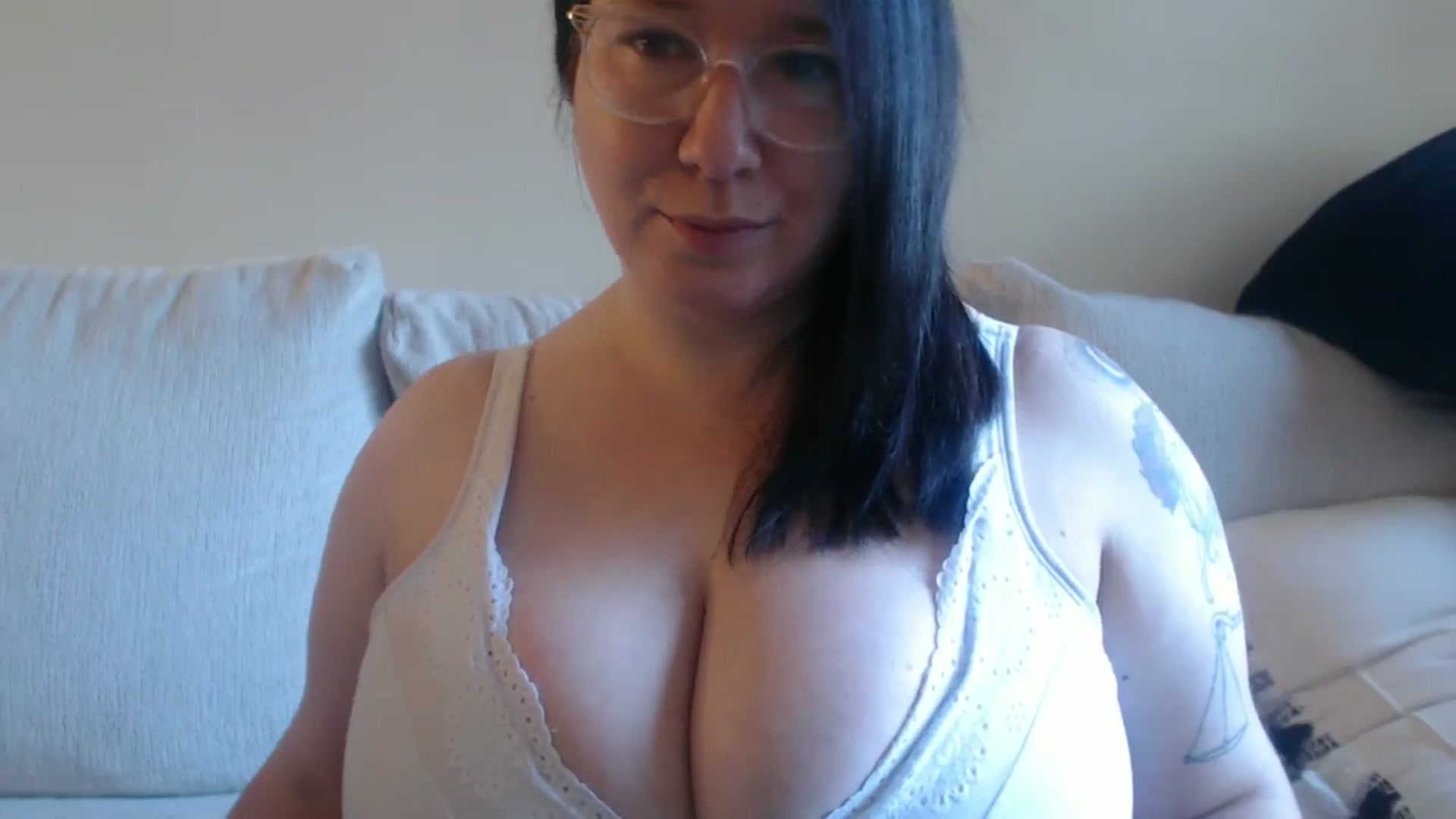 Gallery image thumbnail from Funsize_'s myfreecams stream on, 07/18/2024, 24:24 image 8 of 20