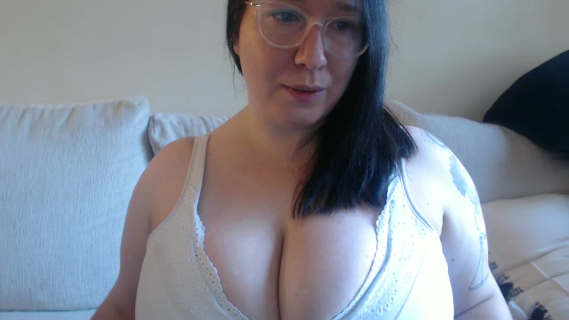 Gallery image thumbnail from Funsize_'s myfreecams stream on, 07/18/2024, 24:24 image 9 of 20