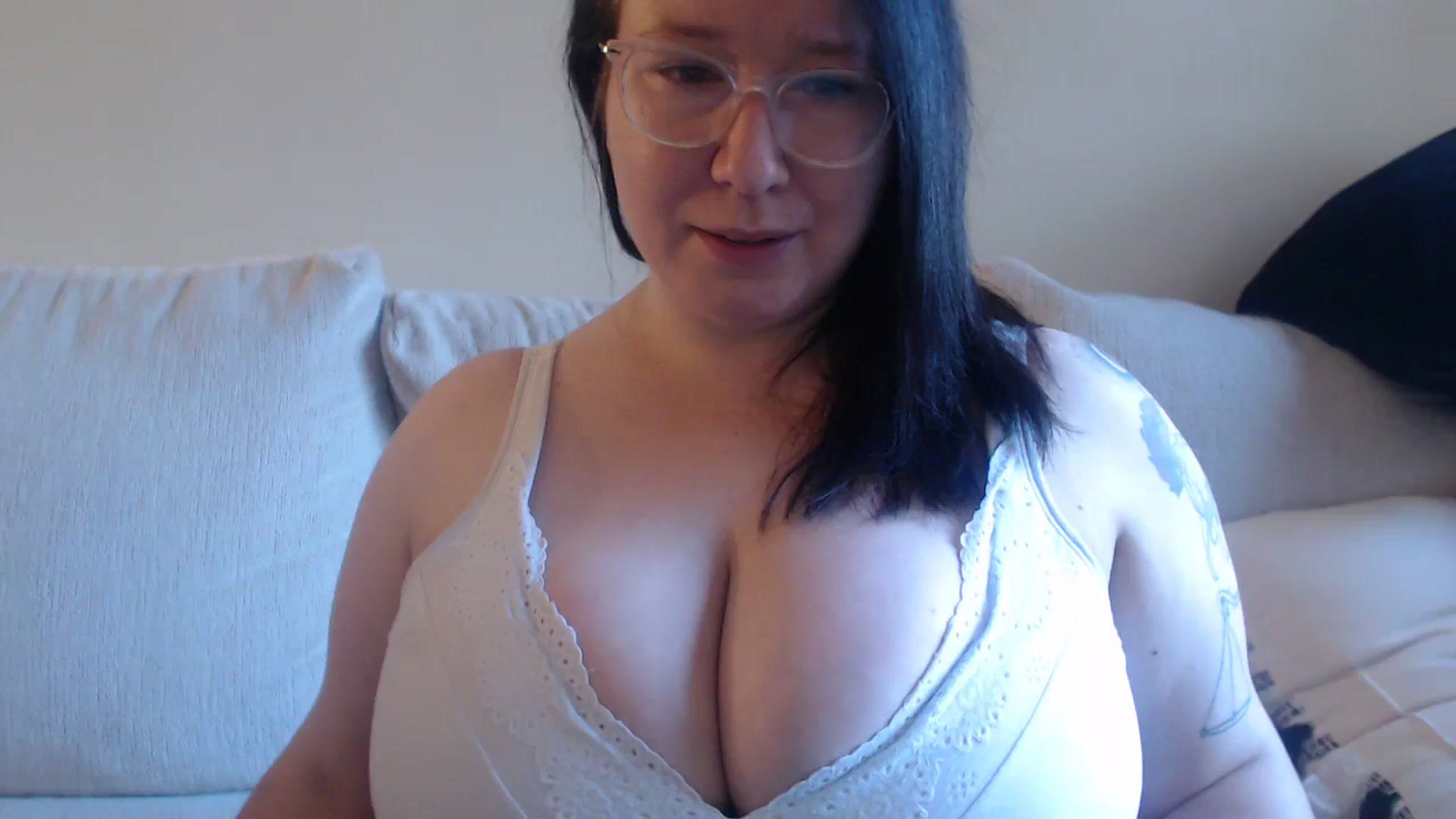 Gallery image thumbnail from Funsize_'s myfreecams stream on, 07/18/2024, 24:24 image 15 of 20