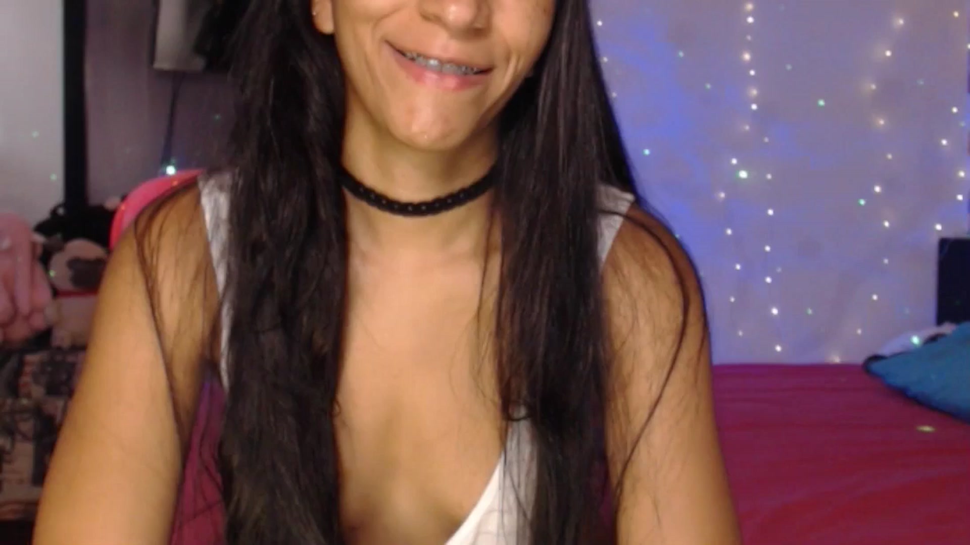 Gallery image thumbnail from Fyorela's myfreecams stream on, 05/06/2024, 14:00 image 15 of 20
