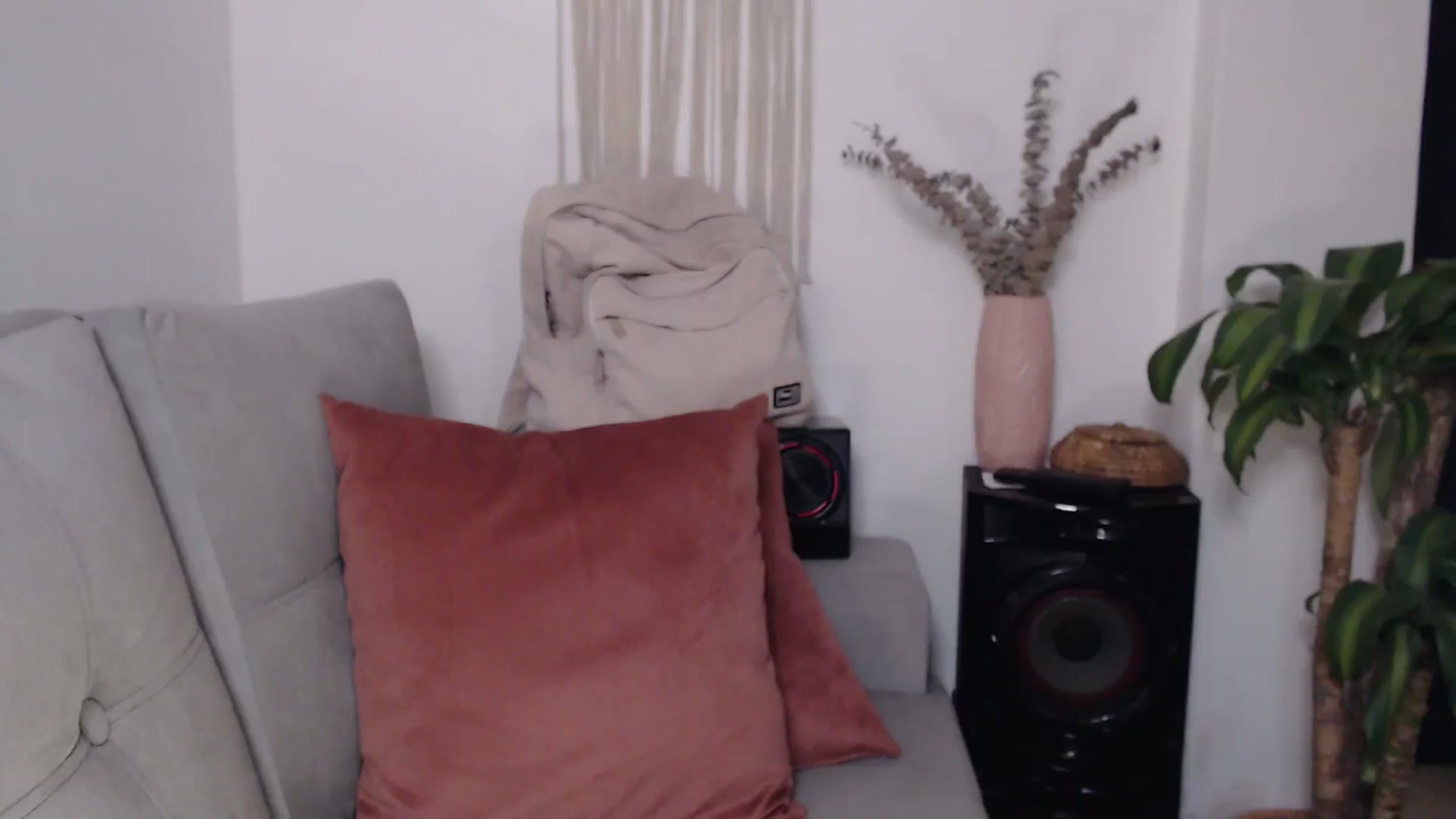 Gallery image thumbnail from Fyorela's myfreecams stream on, 05/31/2024, 12:59 image 6 of 20