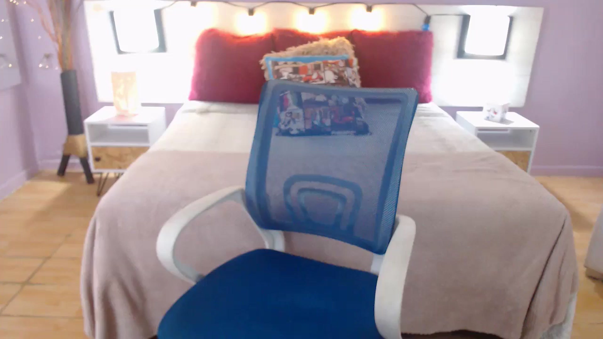 Gallery image thumbnail from Fyorela's myfreecams stream on, 06/17/2024, 15:16 image 8 of 20