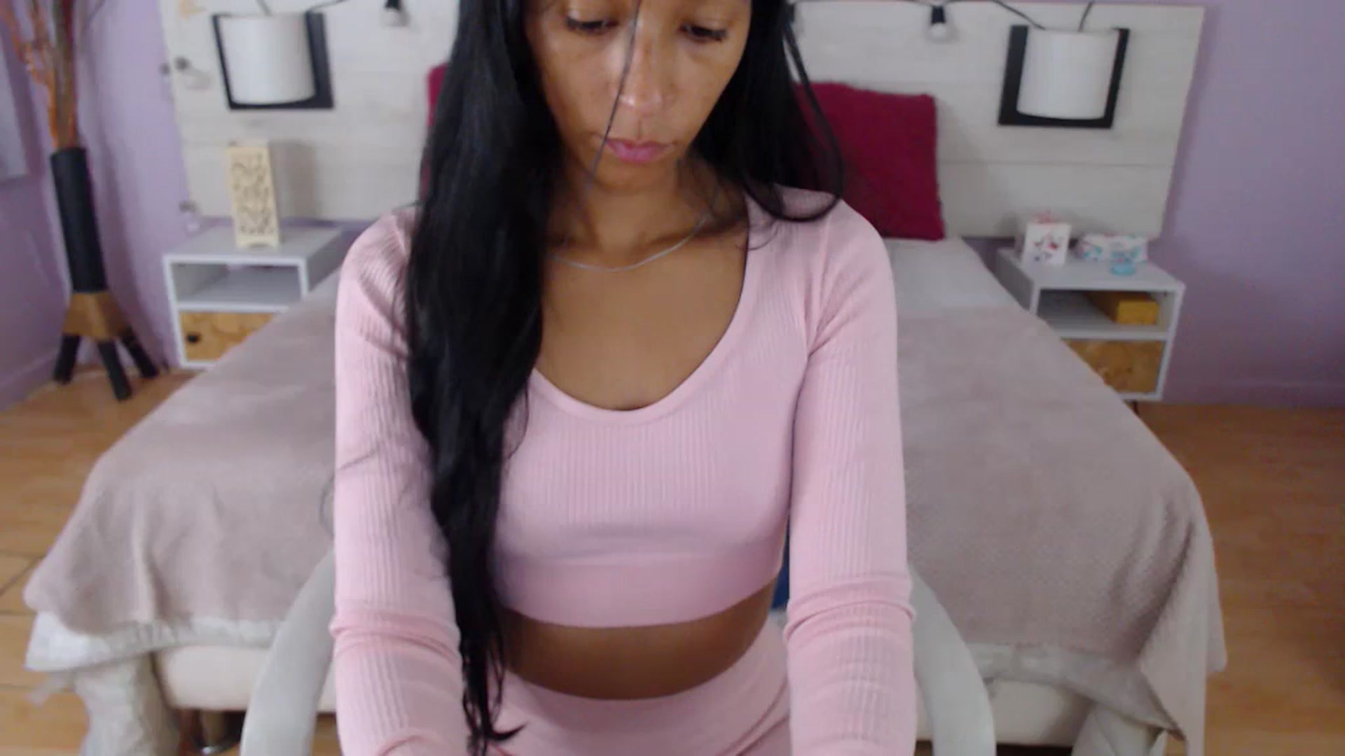 Gallery image thumbnail from Fyorela's myfreecams stream on, 08/20/2024, 12:32 image 2 of 20