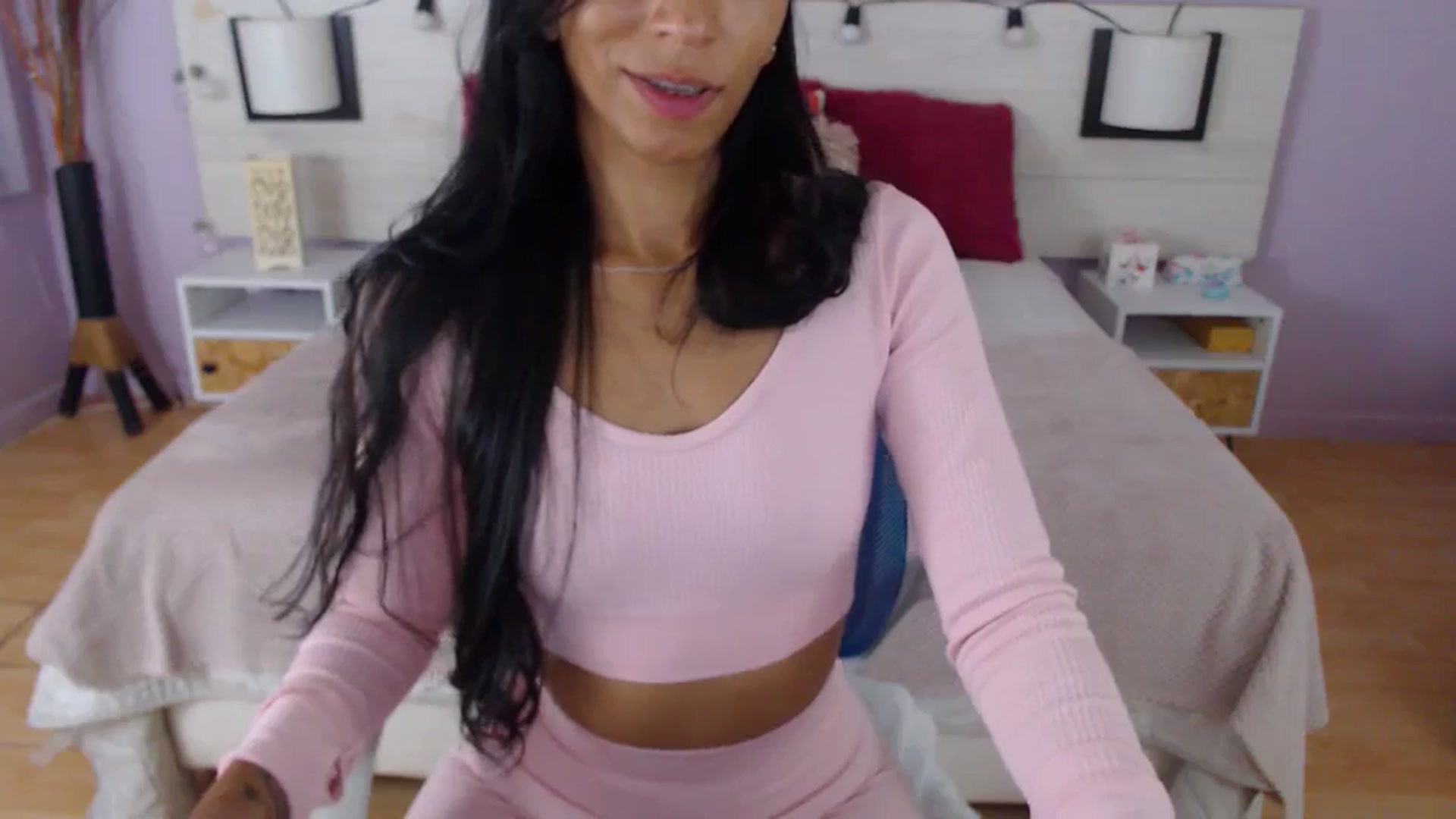 Gallery image thumbnail from Fyorela's myfreecams stream on, 08/20/2024, 12:32 image 19 of 20