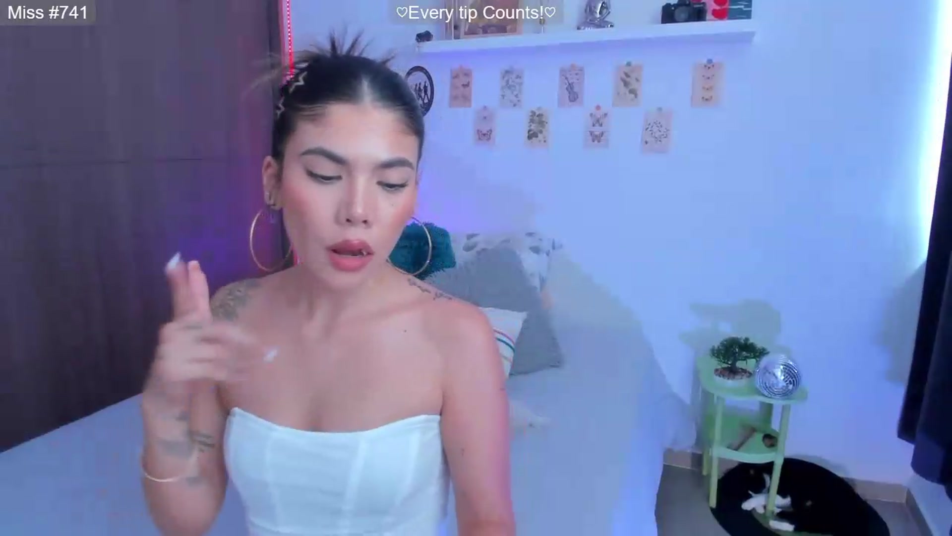 Gallery image thumbnail from GATA_______'s myfreecams stream on, 07/17/2026, 19:07 image 18 of 20