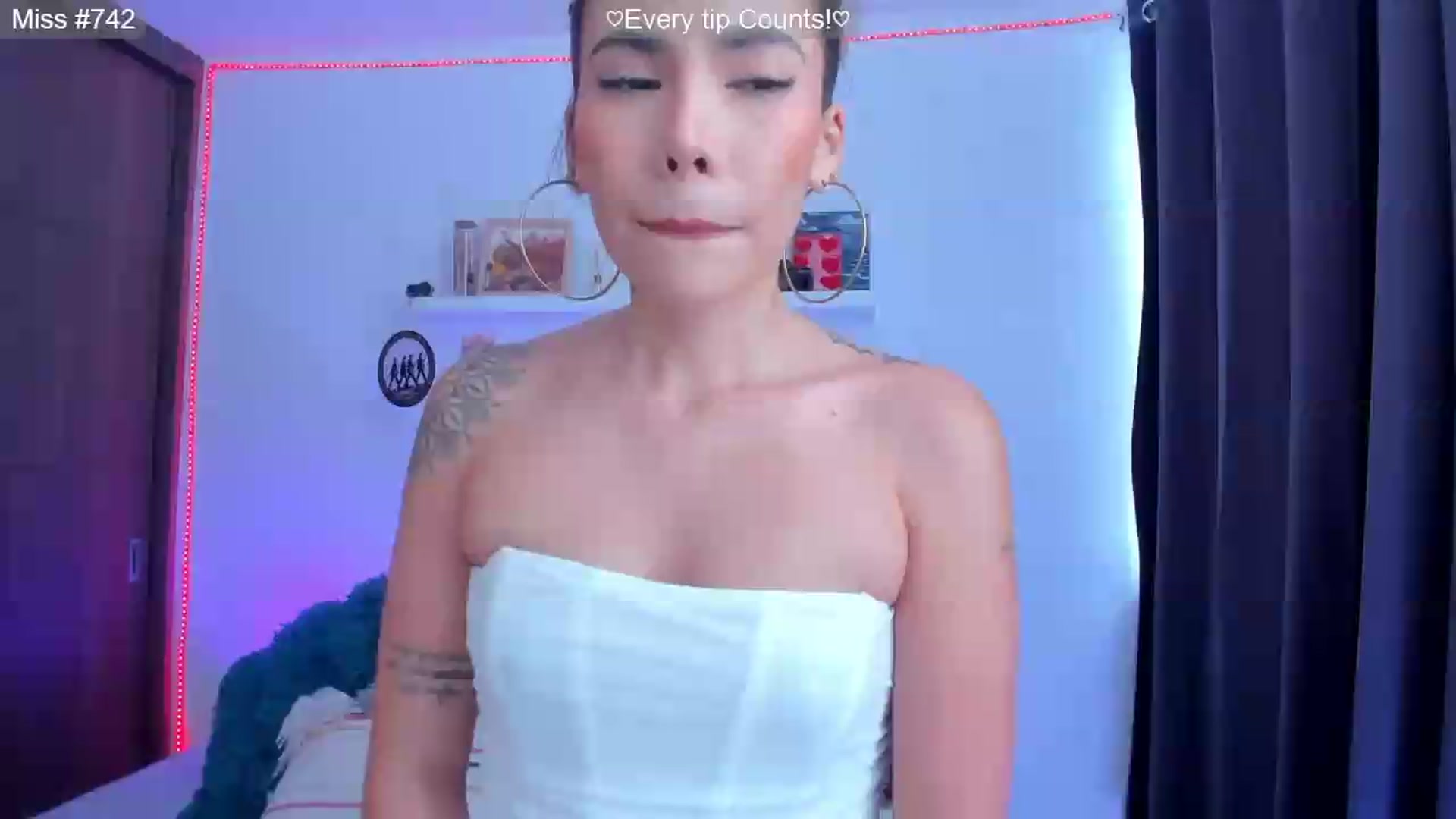 Gallery image thumbnail from GATA_______'s myfreecams stream on, 07/17/2026, 19:07 image 1 of 20