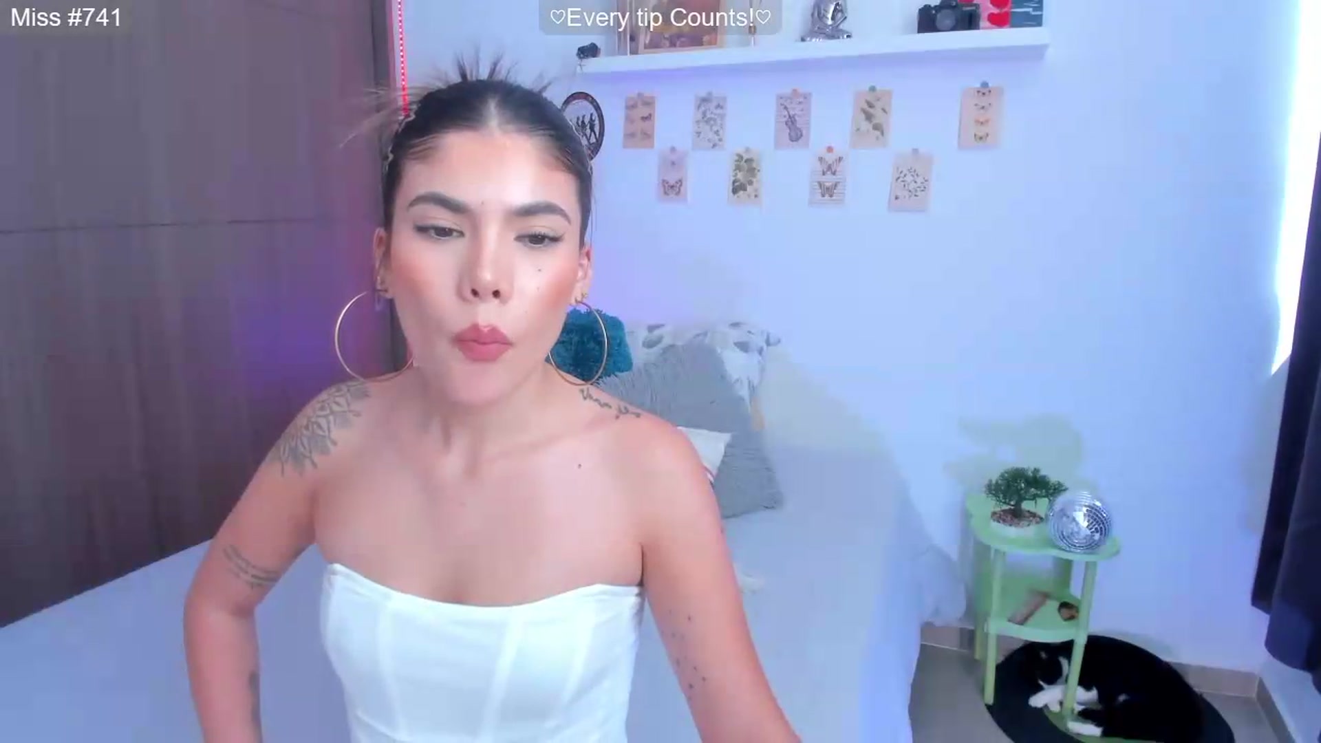 Gallery image thumbnail from GATA_______'s myfreecams stream on, 07/17/2026, 19:07 image 15 of 20