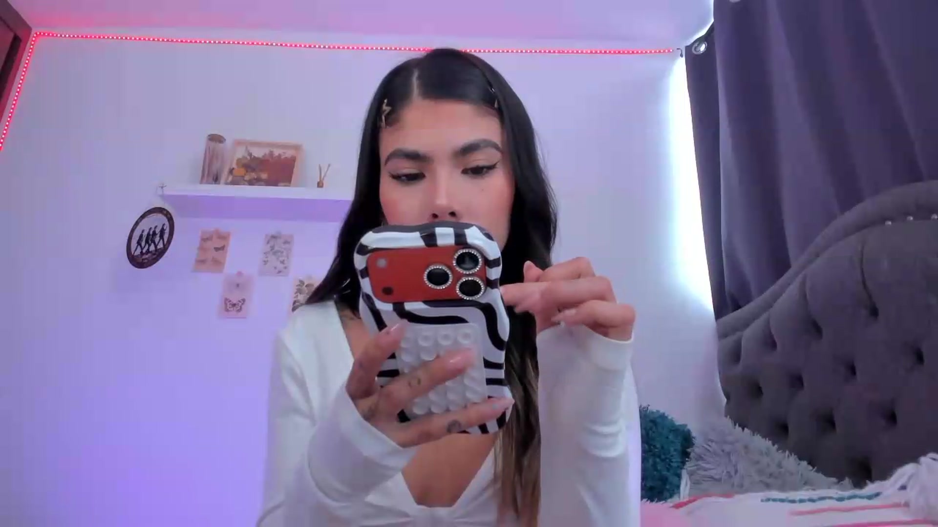 Gallery image thumbnail from GATA_miau's myfreecams stream on, 04/29/2026, 20:10 image 11 of 20