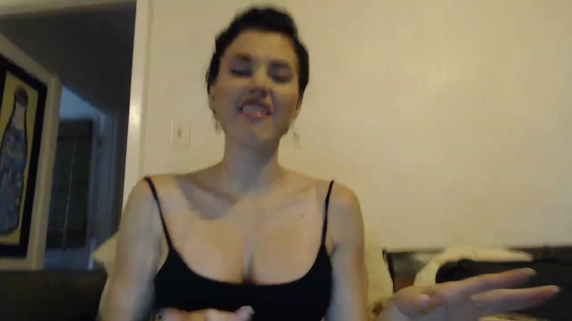 Gallery image thumbnail from GIAFOX1's myfreecams stream on, 11/28/2022, 21:41 image 17 of 20