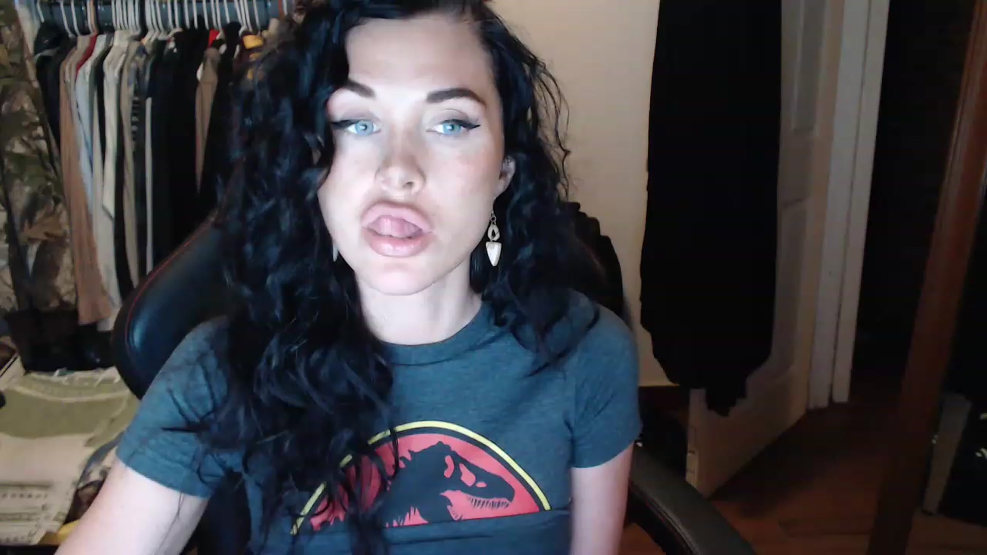 Gallery image thumbnail from GIAFOX1's myfreecams stream on, 12/30/2022, 21:12 image 7 of 20