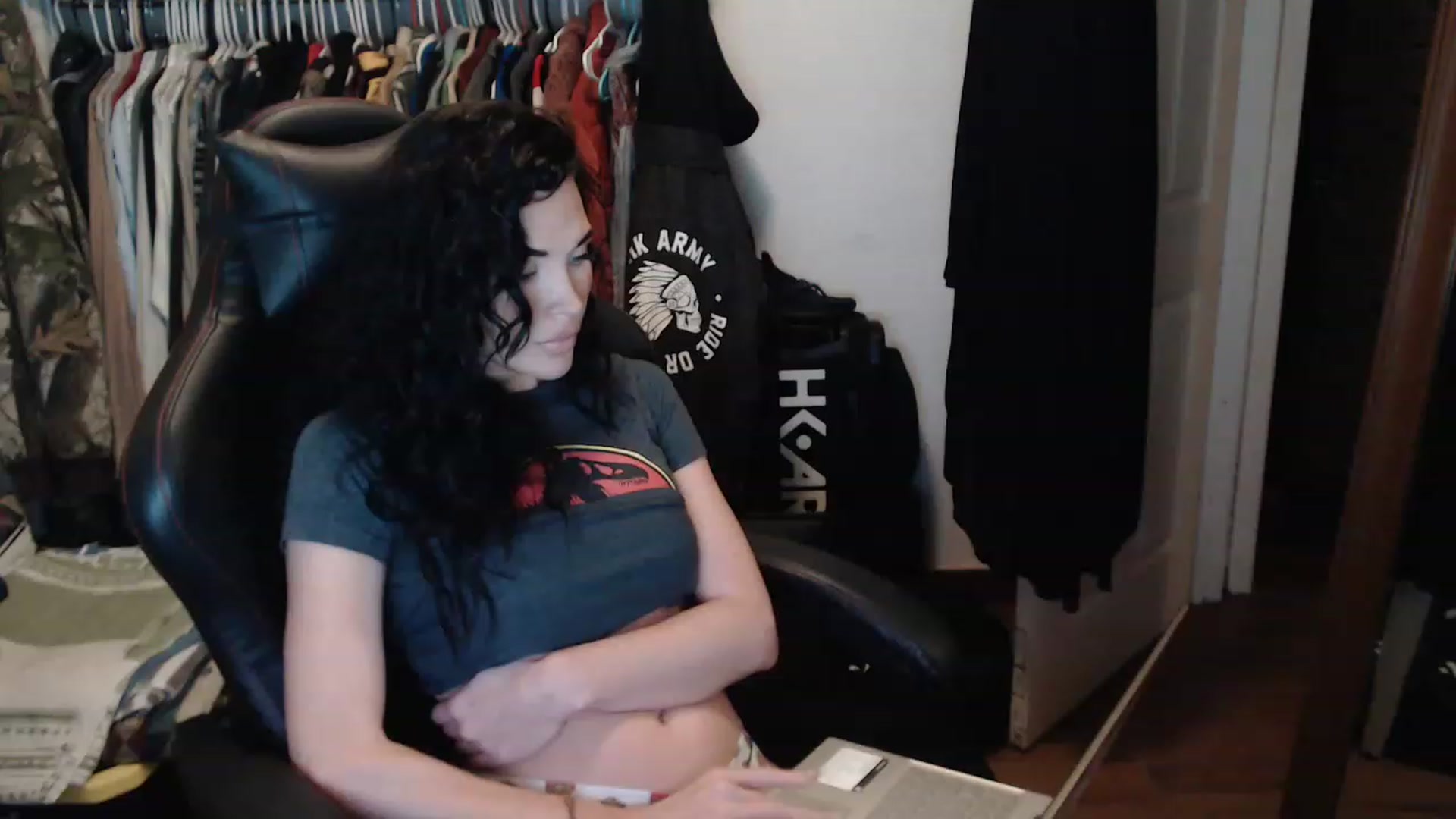 Gallery image thumbnail from GIAFOX1's myfreecams stream on, 12/30/2022, 21:12 image 19 of 20