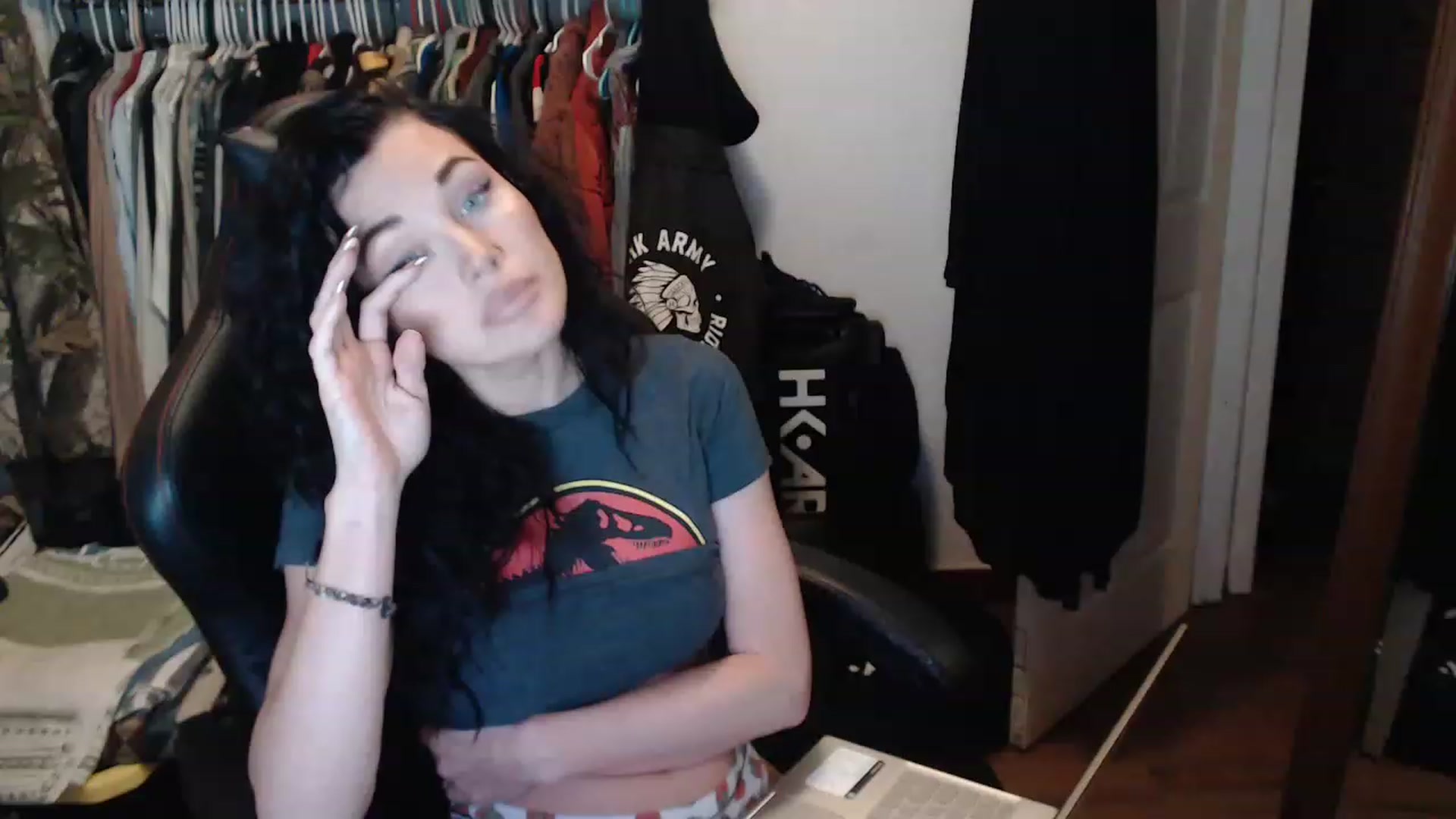 Gallery image thumbnail from GIAFOX1's myfreecams stream on, 12/30/2022, 21:12 image 20 of 20