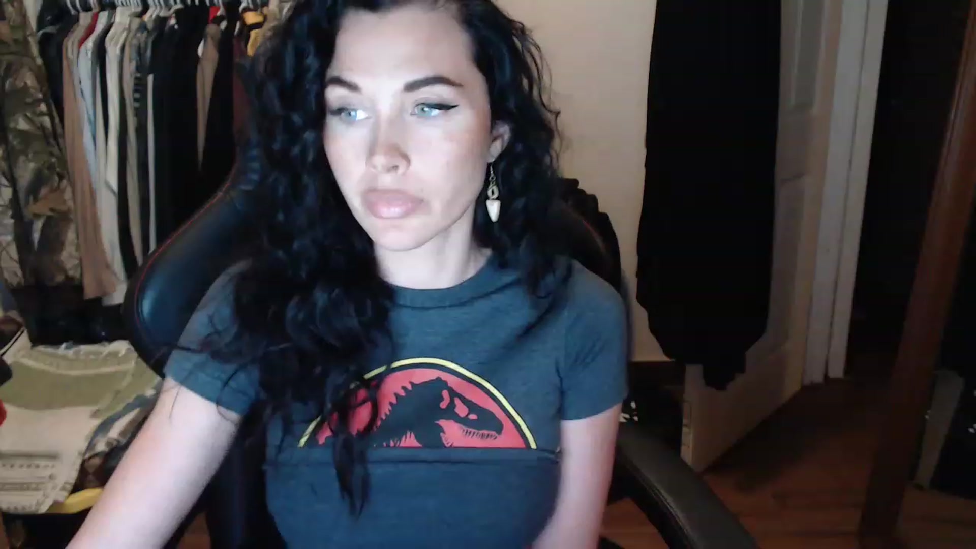 Gallery image thumbnail from GIAFOX1's myfreecams stream on, 12/30/2022, 21:12 image 3 of 20