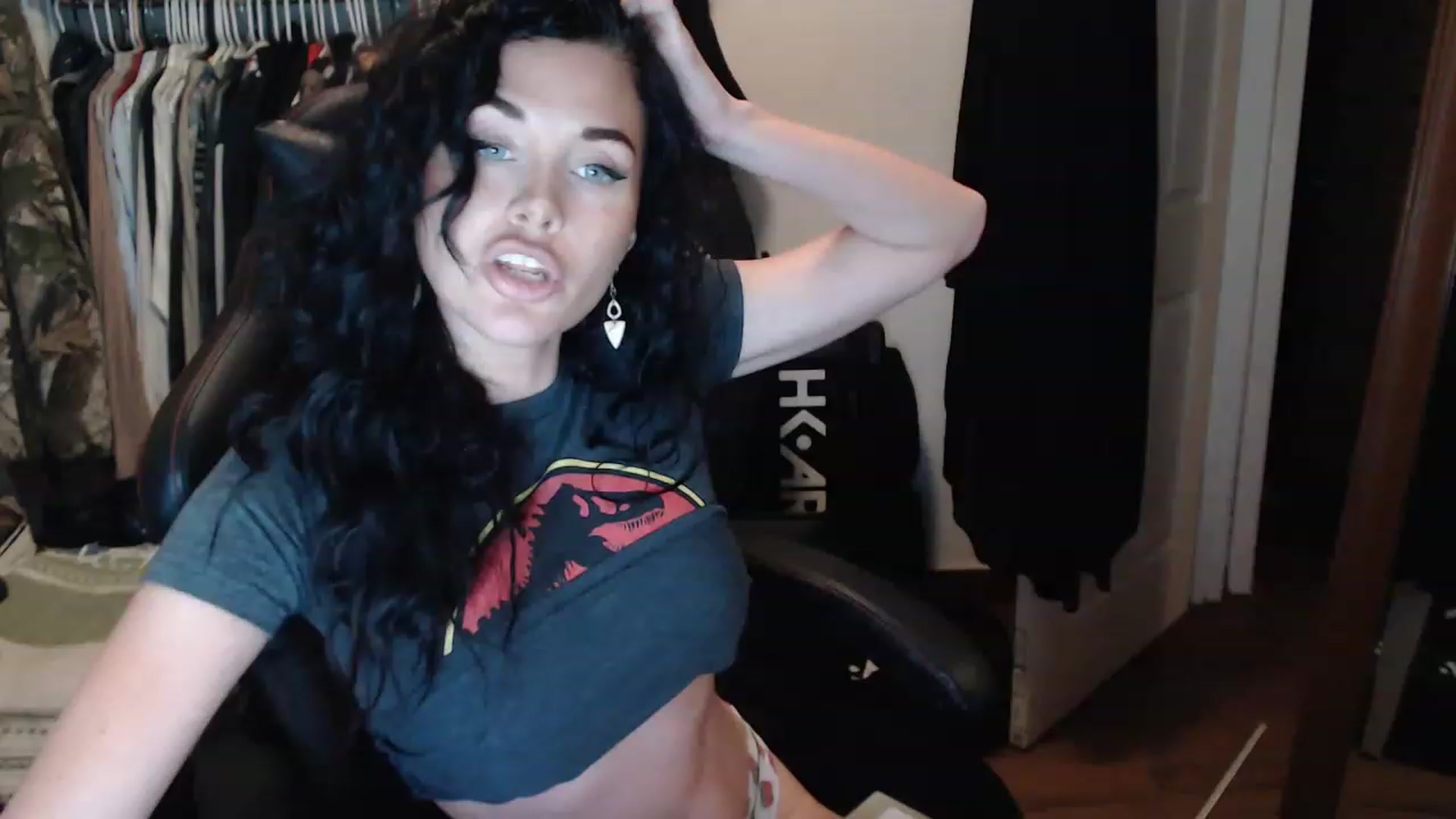 Gallery image thumbnail from GIAFOX1's myfreecams stream on, 12/30/2022, 21:12 image 15 of 20