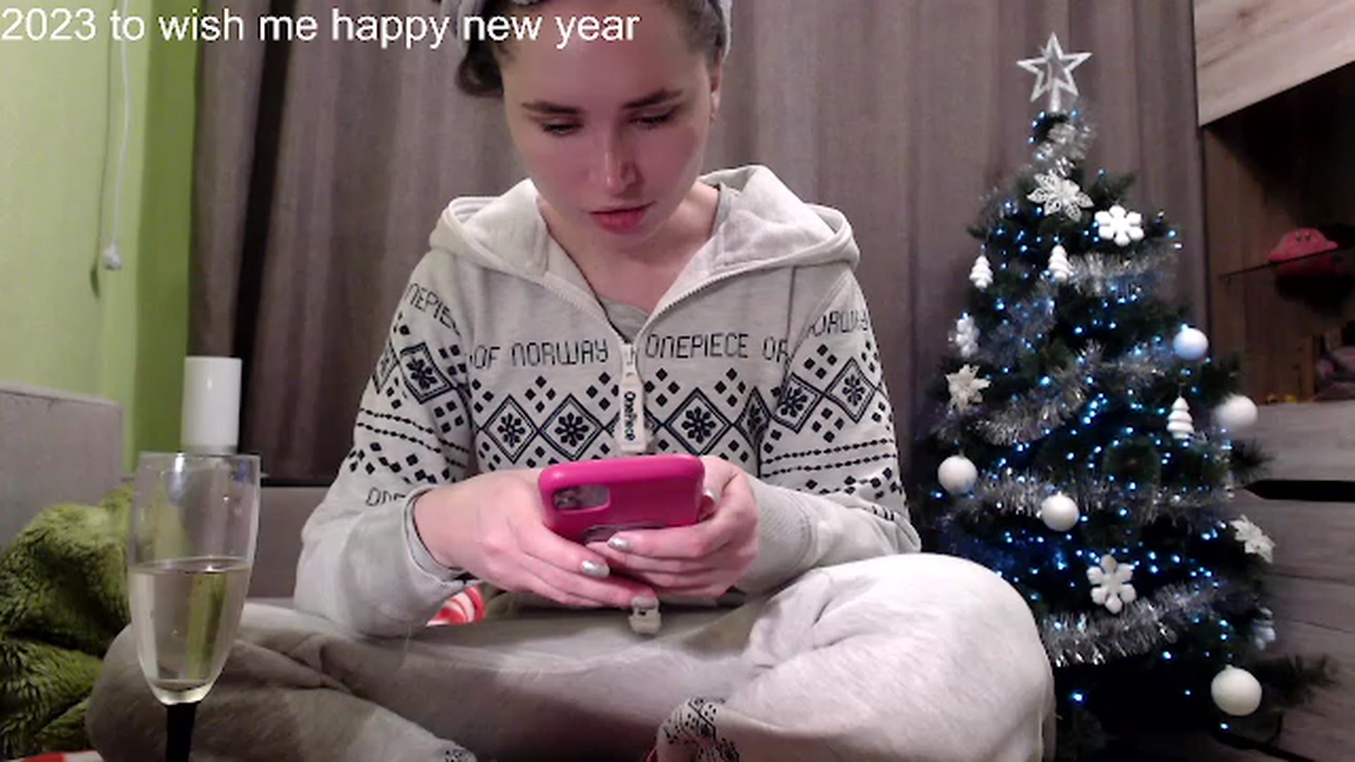 Gallery image thumbnail from GIassi's myfreecams stream on, 12/31/2022, 23:03 image 17 of 20