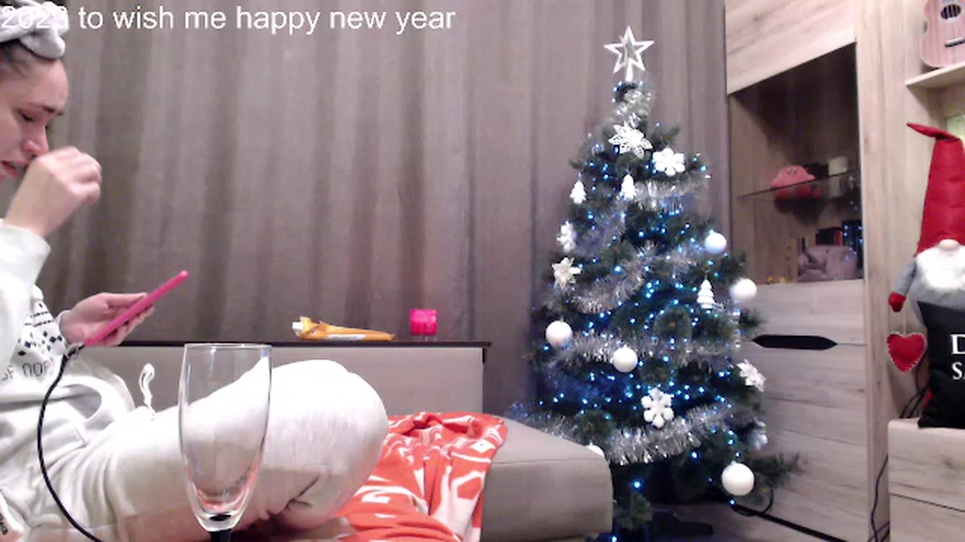 Gallery image thumbnail from GIassi's myfreecams stream on, 12/31/2022, 23:03 image 10 of 20