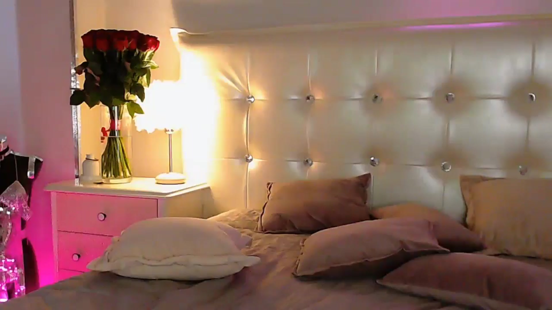 Gallery image thumbnail from GOLDD1GER's myfreecams stream on, 03/19/2025, 06:36 image 16 of 20