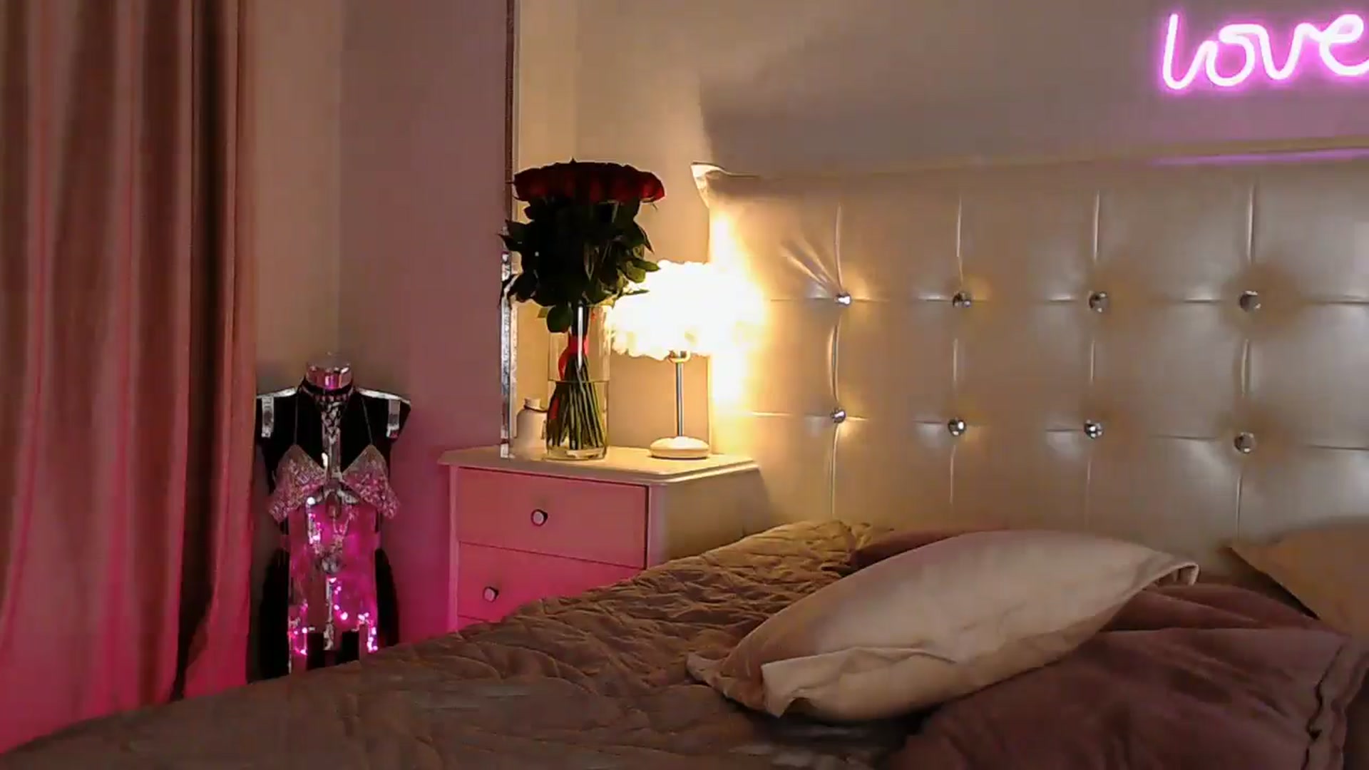 Gallery image thumbnail from GOLDD1GER's myfreecams stream on, 03/23/2025, 15:02 image 13 of 20