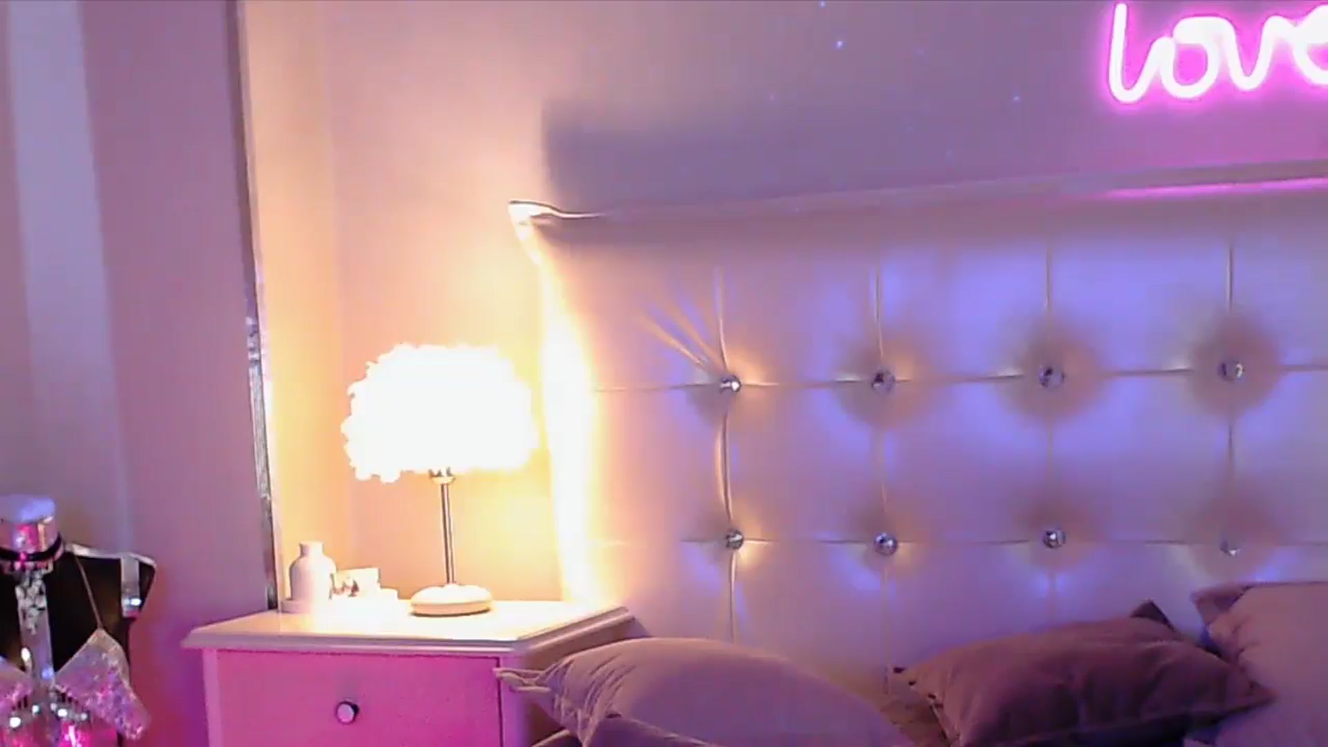 Gallery image thumbnail from GOLDD1GER's myfreecams stream on, 04/10/2025, 04:56 image 10 of 20