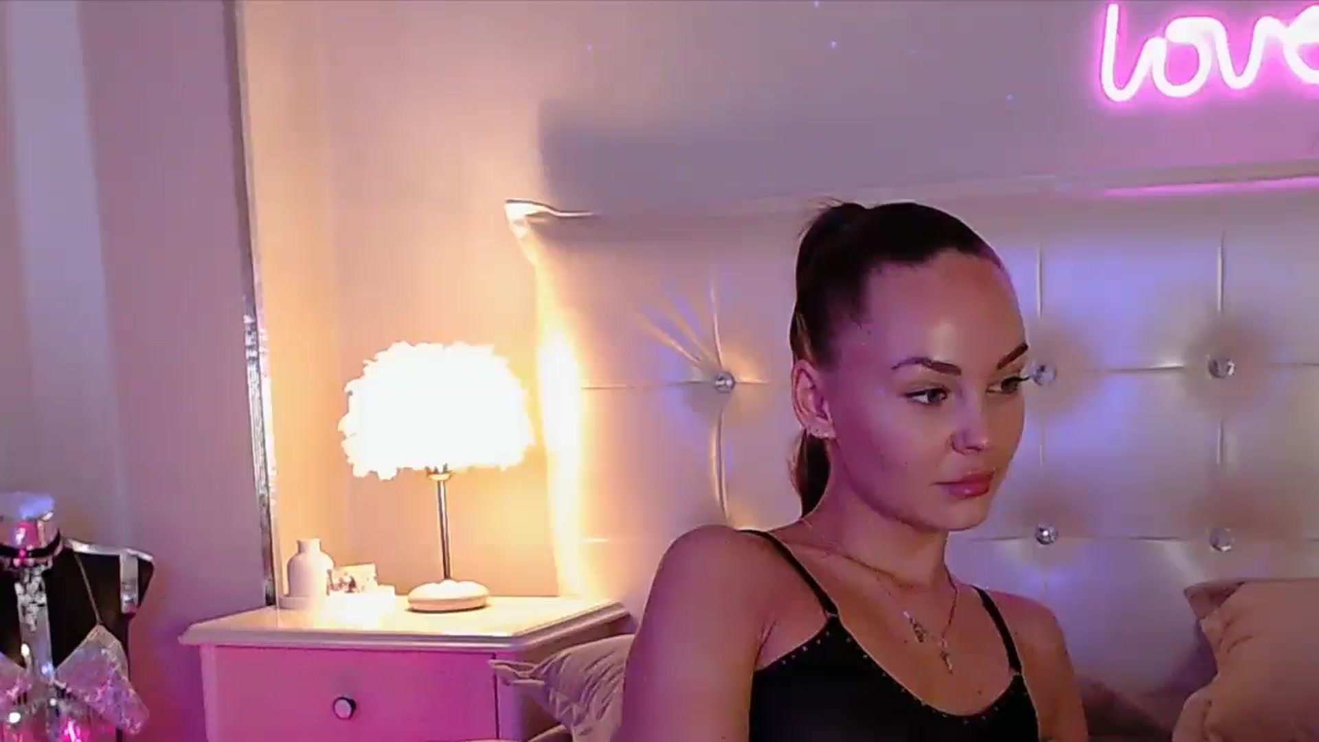 Gallery image thumbnail from GOLDD1GER's myfreecams stream on, 04/10/2025, 04:56 image 2 of 20