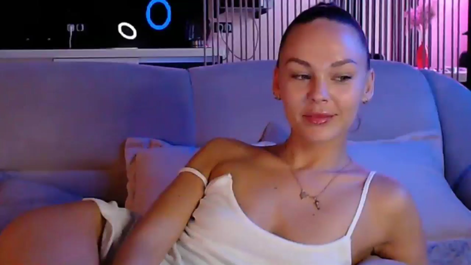 Gallery image thumbnail from GOLDD1GER's myfreecams stream on, 05/06/2025, 04:19 image 1 of 20