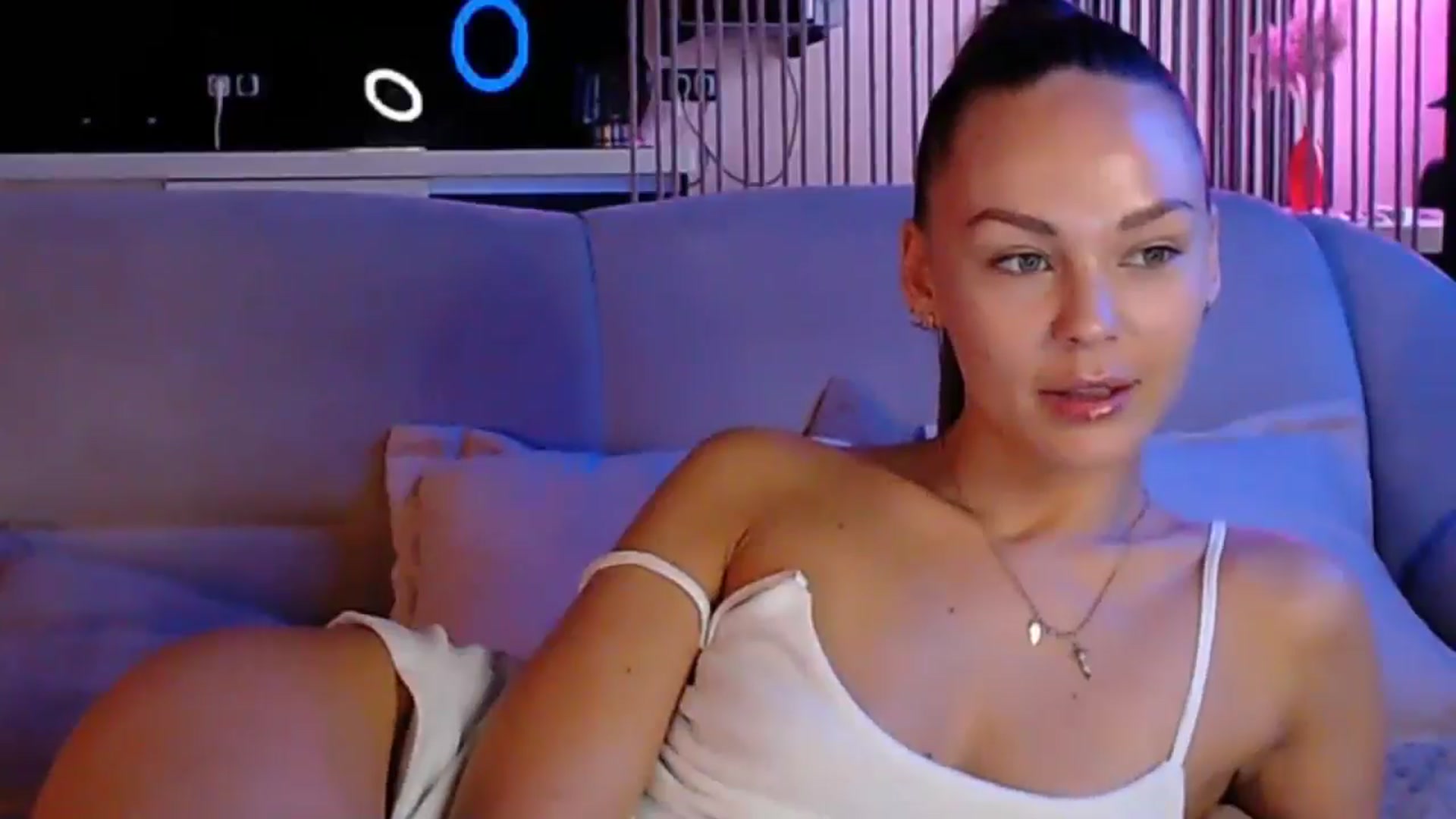 Gallery image thumbnail from GOLDD1GER's myfreecams stream on, 05/06/2025, 04:19 image 2 of 20