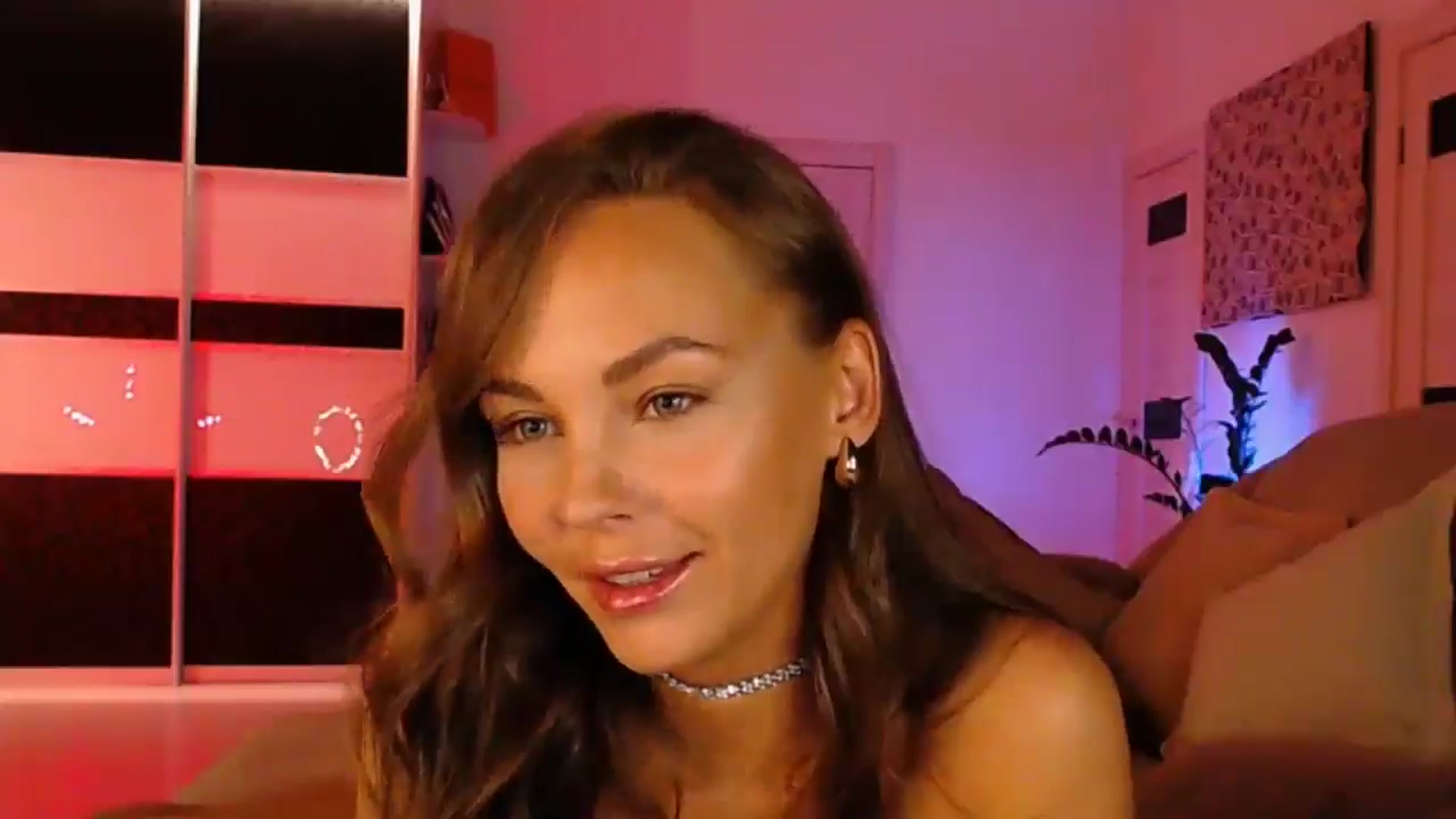 Gallery image thumbnail from GOLDD1GER's myfreecams stream on, 06/20/2025, 07:20 image 18 of 20