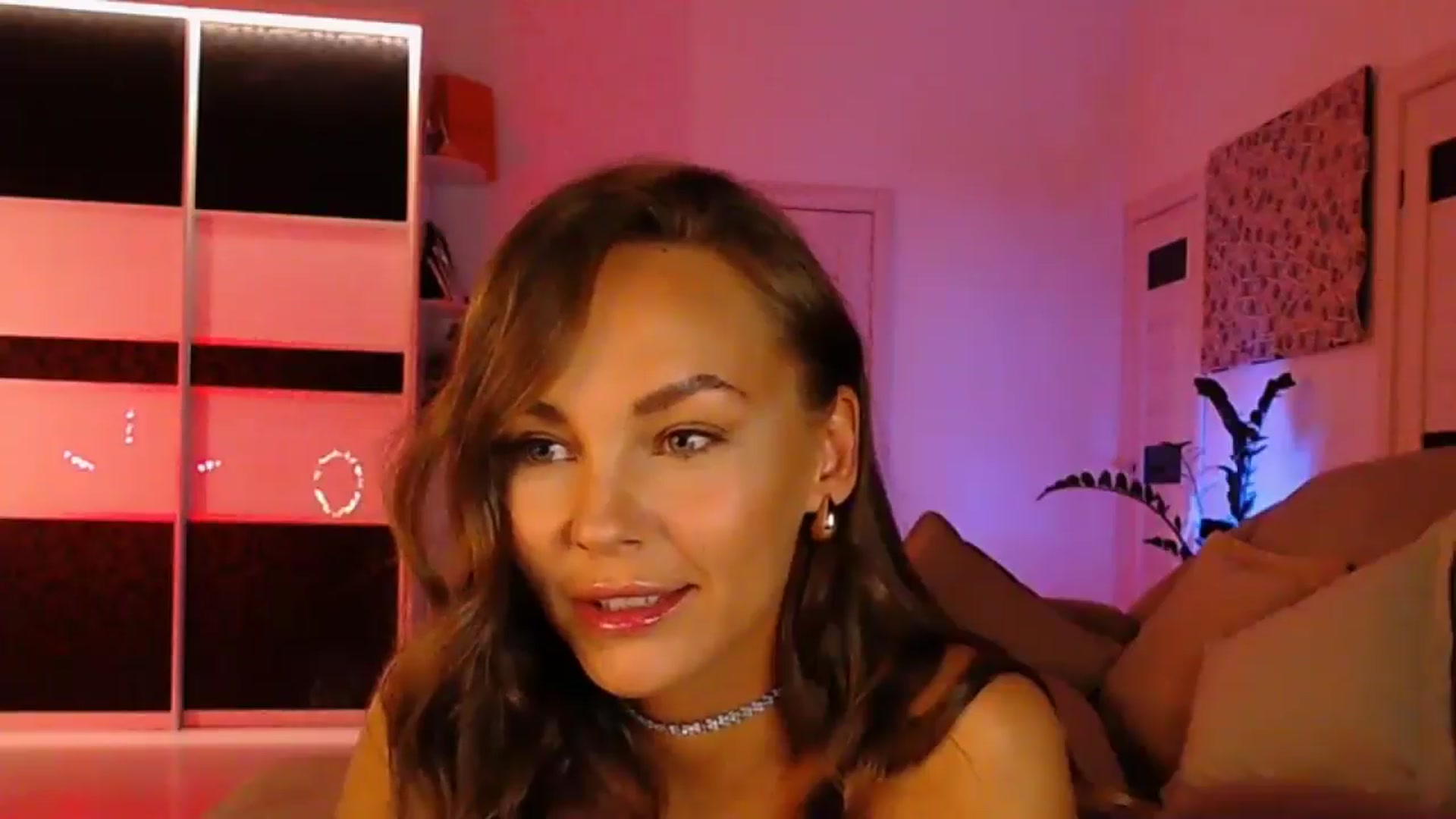 Gallery image thumbnail from GOLDD1GER's myfreecams stream on, 06/20/2025, 07:20 image 4 of 20
