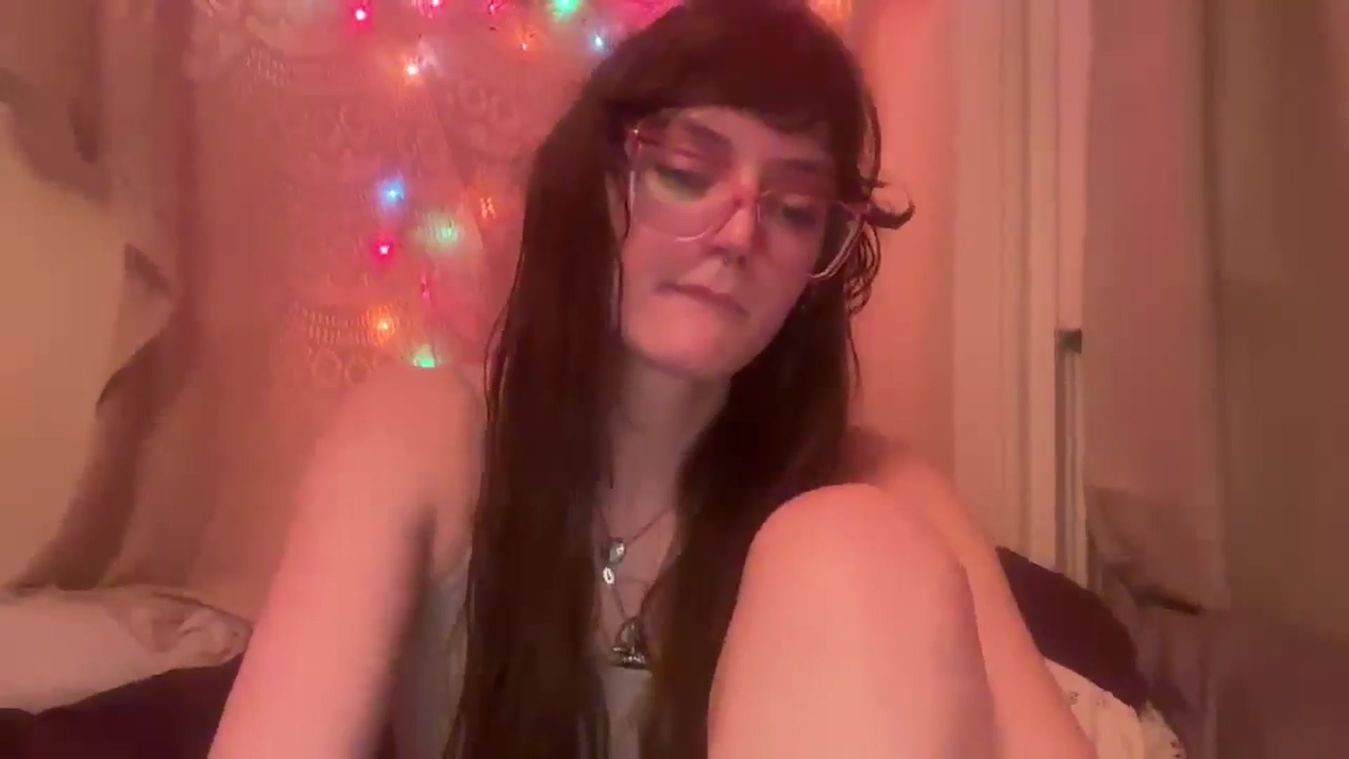 Gallery image thumbnail from GOTHBABEE's myfreecams stream on, 04/14/2026, 06:07 image 8 of 20