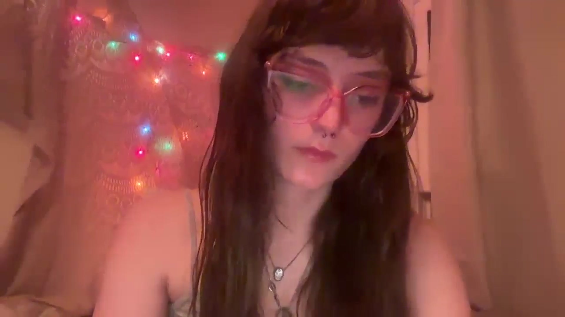 Gallery image thumbnail from GOTHBABEE's myfreecams stream on, 04/14/2026, 06:07 image 5 of 20