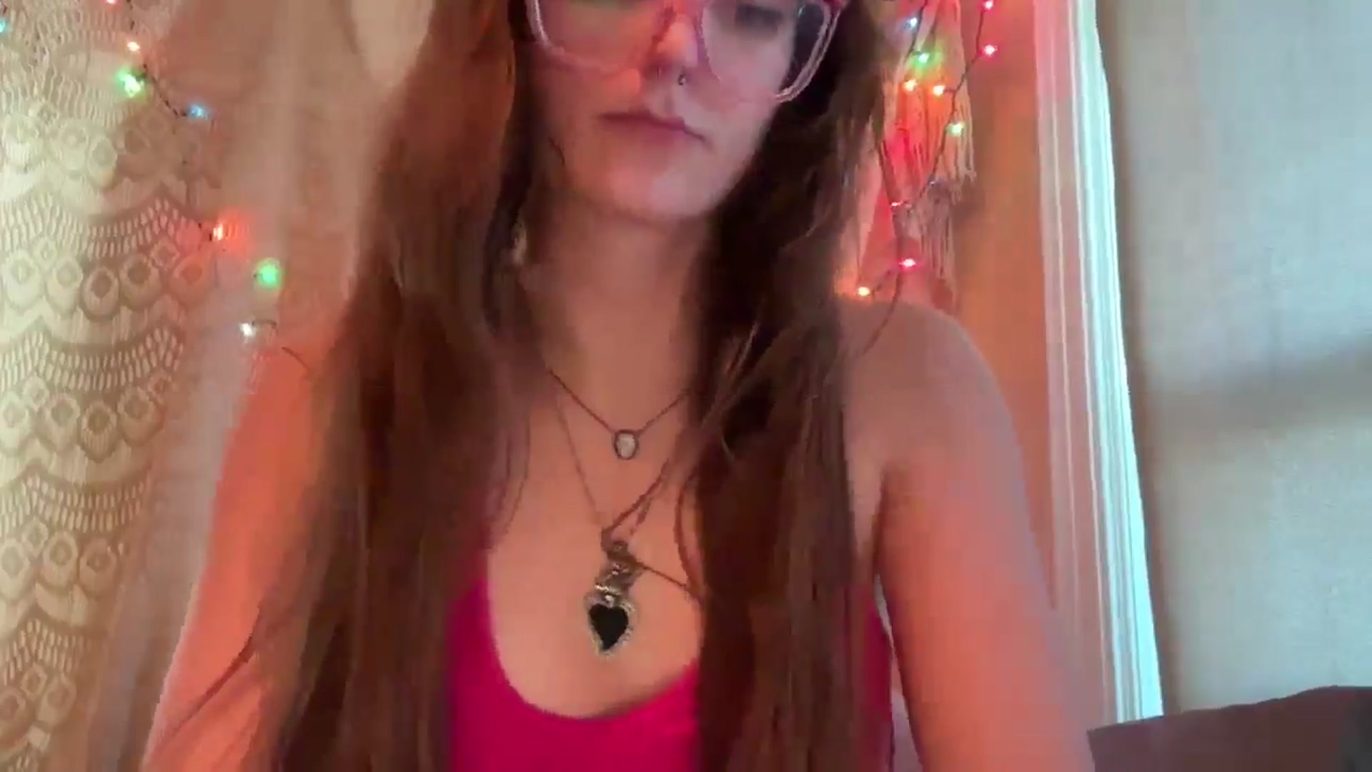 Gallery image thumbnail from GOTHBABEE's myfreecams stream on, 04/20/2026, 20:24 image 4 of 20