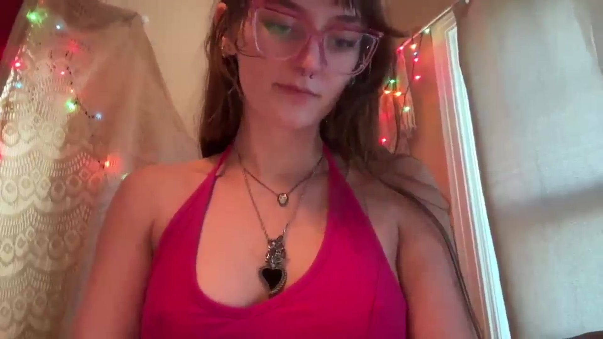 Gallery image thumbnail from GOTHBABEE's myfreecams stream on, 04/20/2026, 20:24 image 19 of 20
