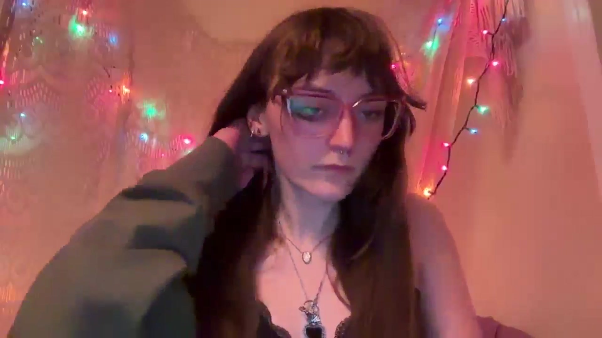 Gallery image thumbnail from GOTHBABEE's myfreecams stream on, 04/21/2026, 02:43 image 4 of 20