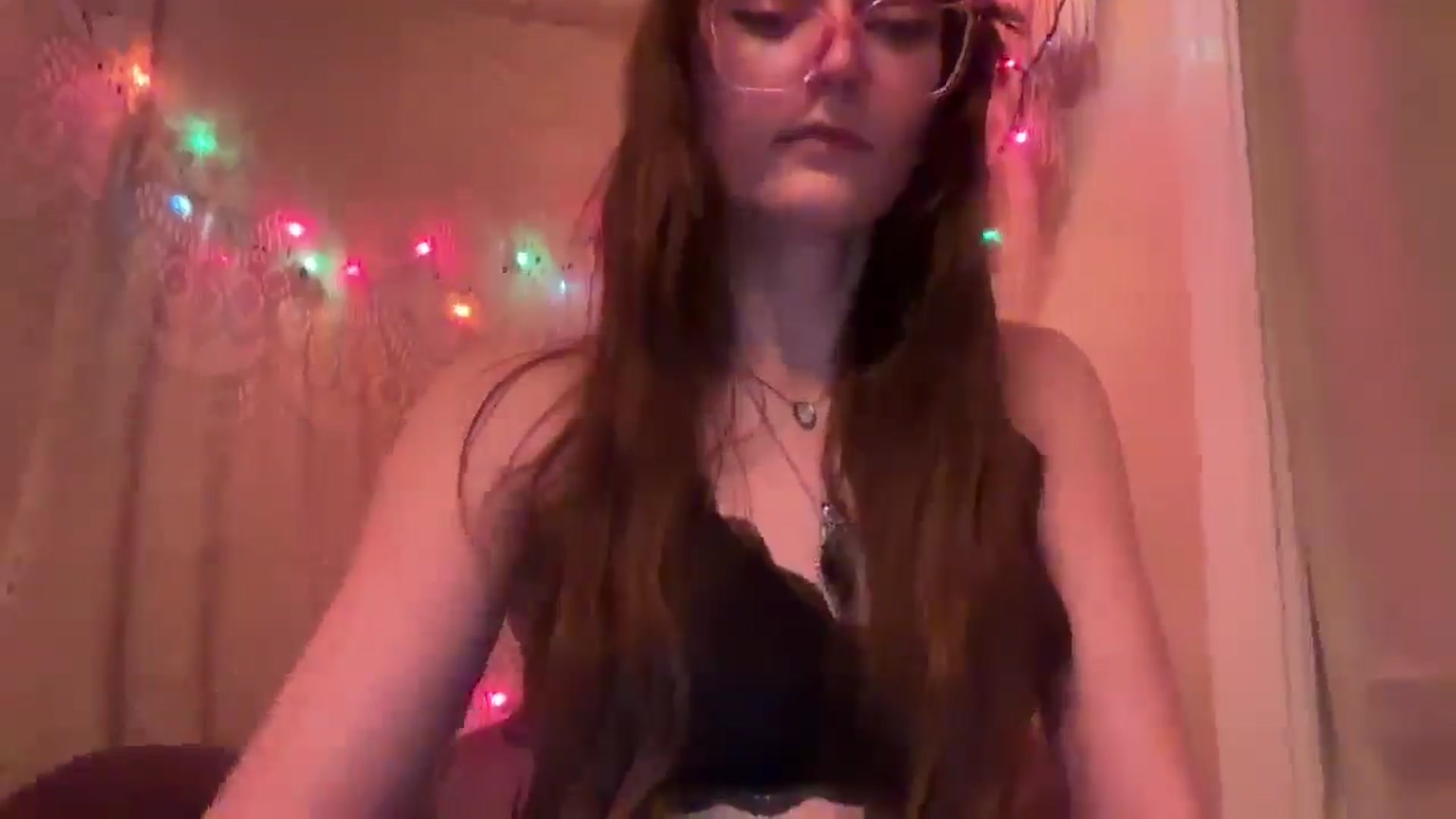 Gallery image thumbnail from GOTHBABEE's myfreecams stream on, 04/21/2026, 02:43 image 8 of 20
