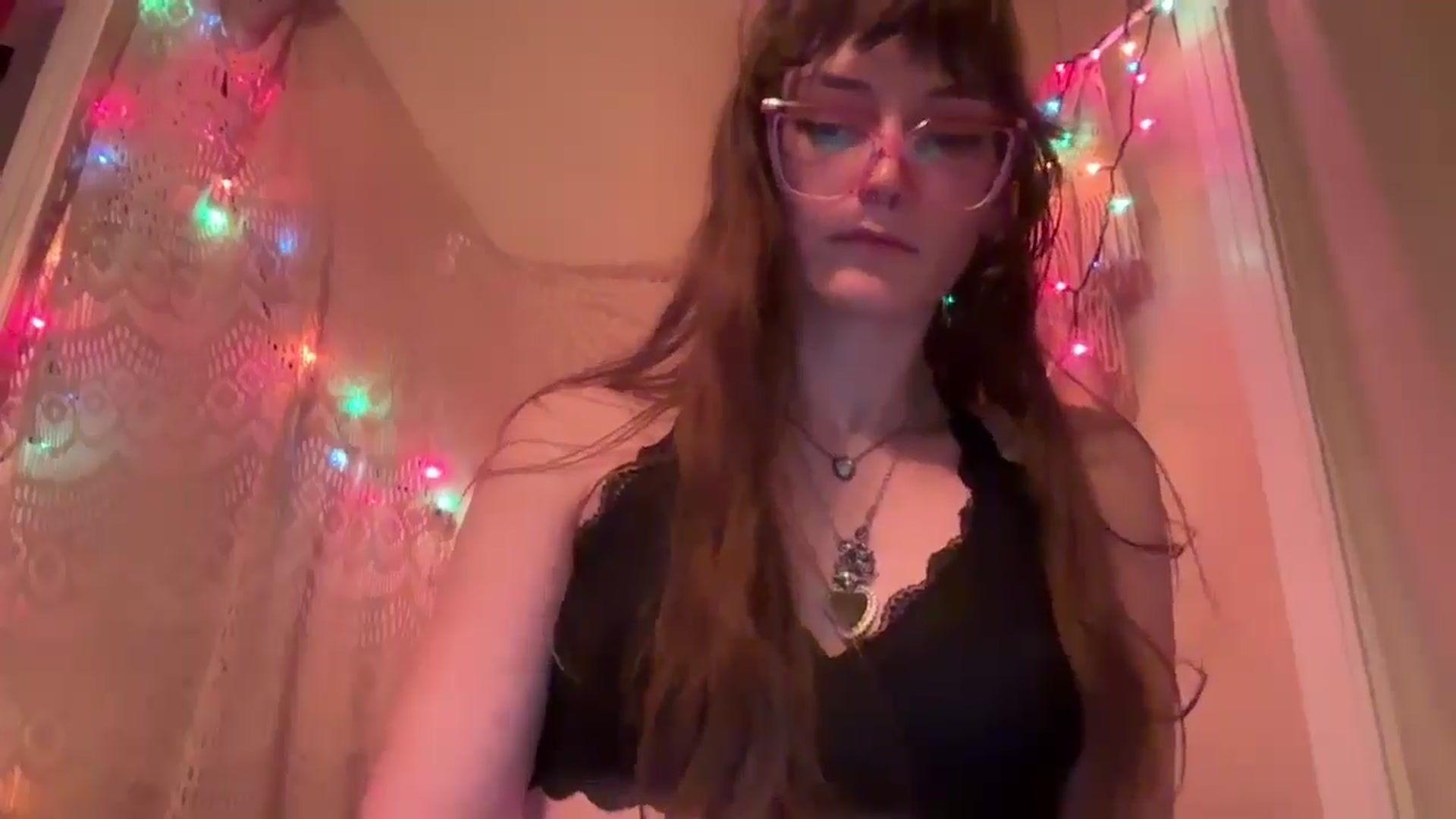 Gallery image thumbnail from GOTHBABEE's myfreecams stream on, 04/21/2026, 02:43 image 12 of 20