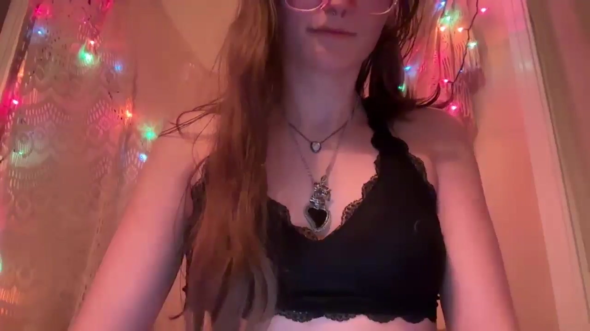 Gallery image thumbnail from GOTHBABEE's myfreecams stream on, 04/21/2026, 02:43 image 11 of 20