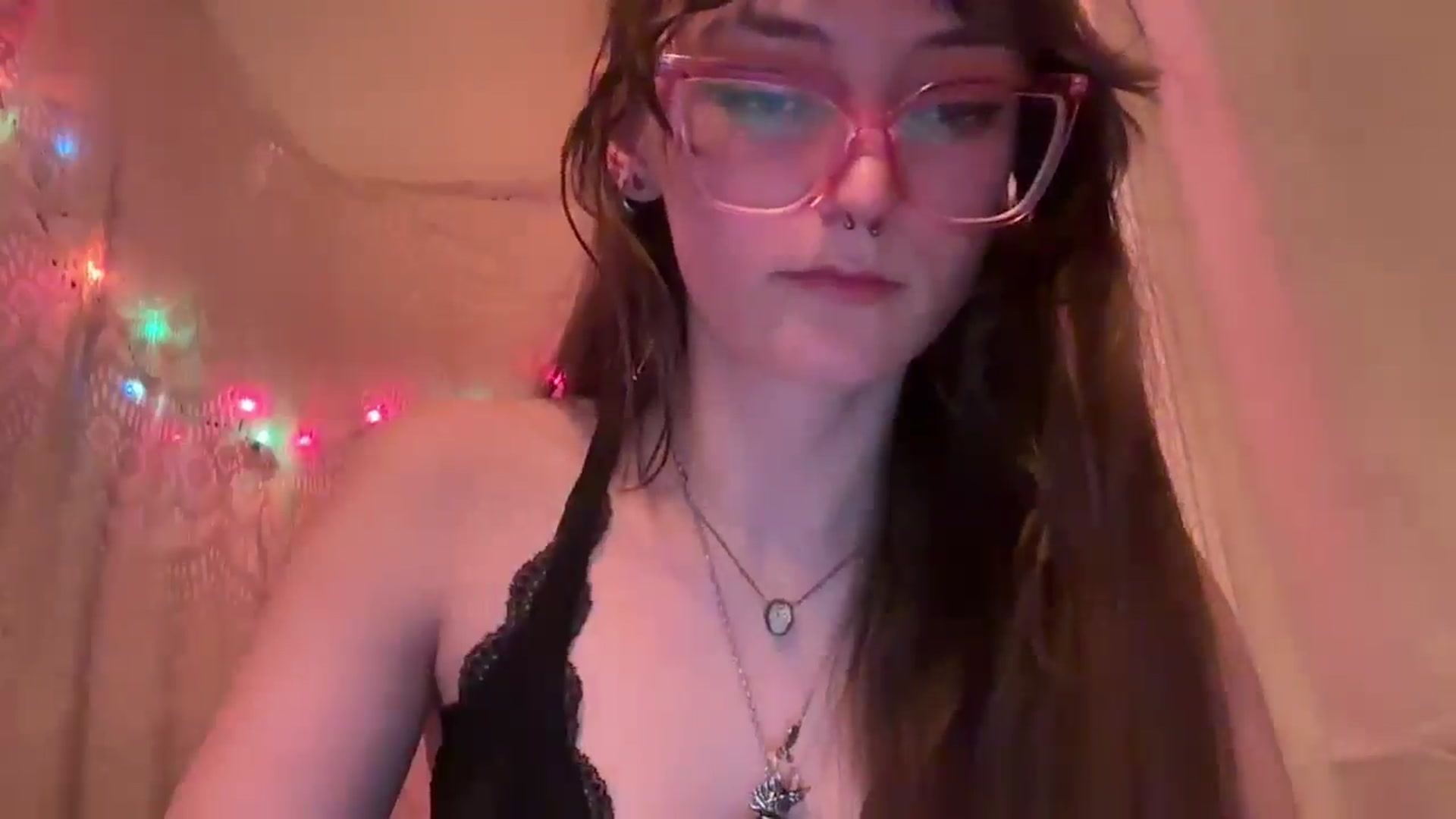 Gallery image thumbnail from GOTHBABEE's myfreecams stream on, 04/21/2026, 02:43 image 19 of 20