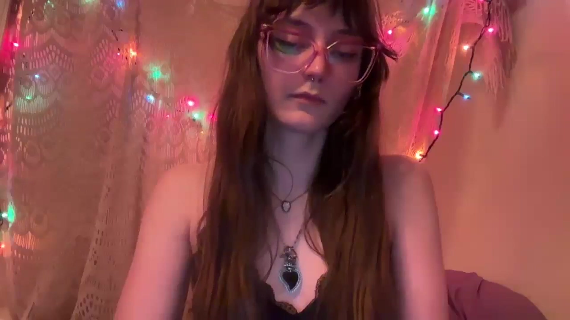 Gallery image thumbnail from GOTHBABEE's myfreecams stream on, 04/21/2026, 02:43 image 5 of 20