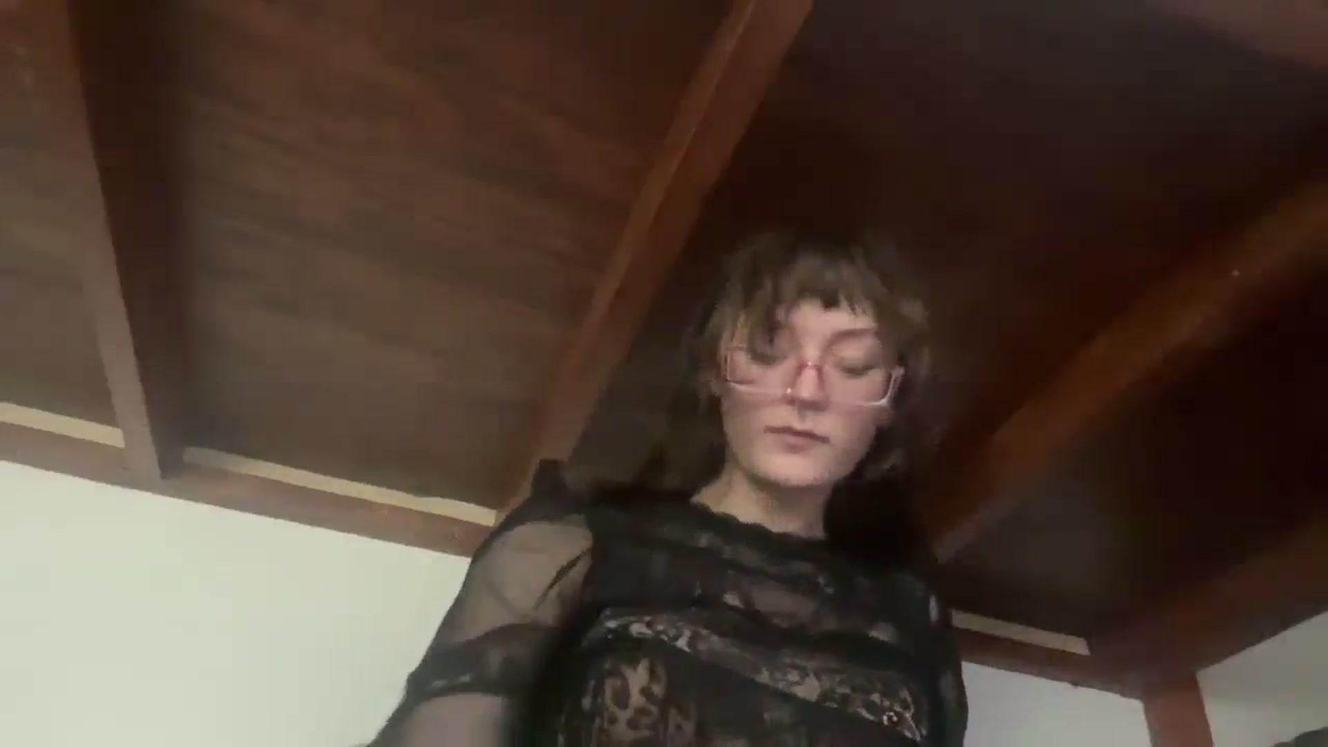 Gallery image thumbnail from GOTHBABEE's myfreecams stream on, 04/28/2026, 19:18 image 15 of 20