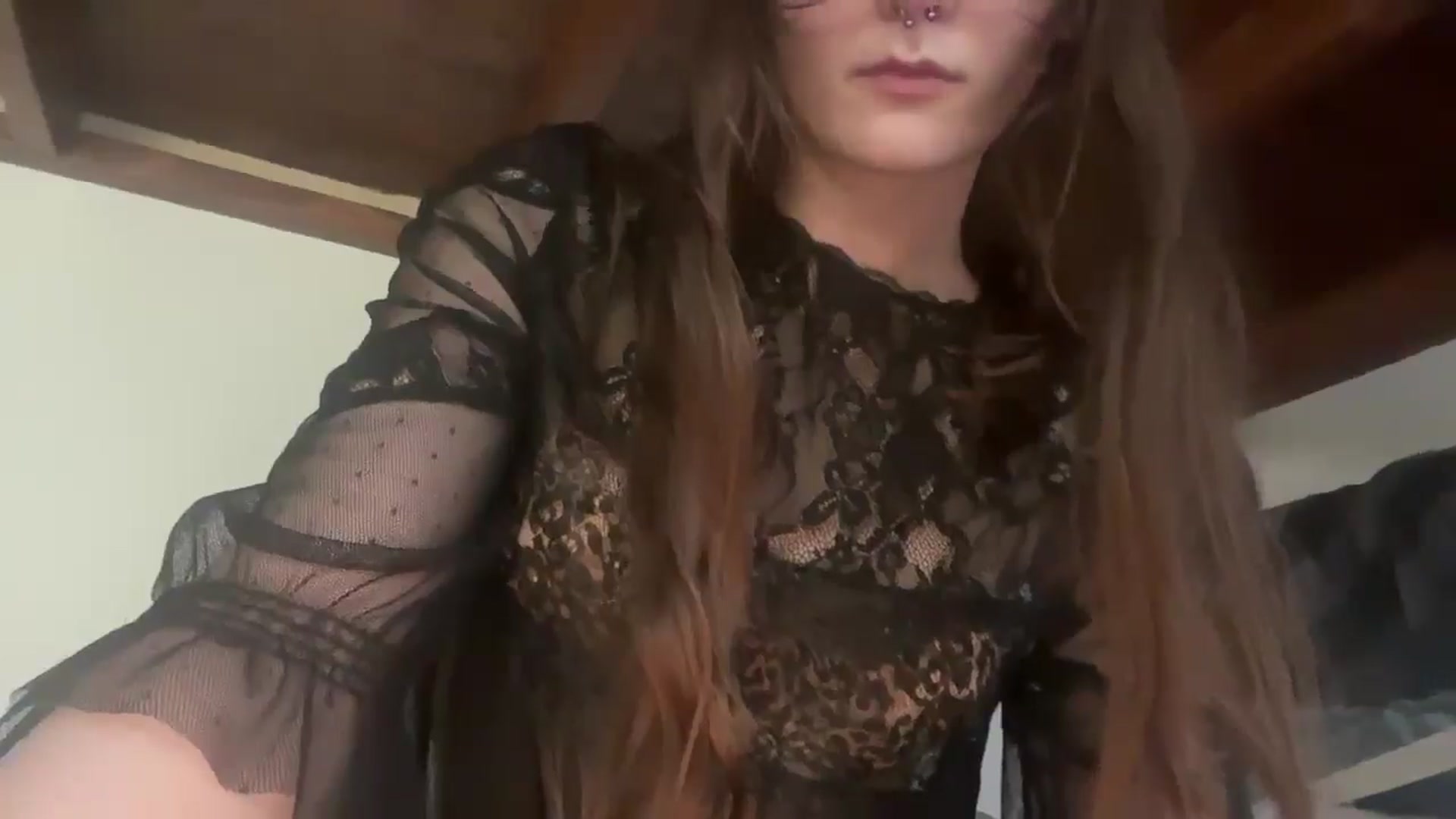 Gallery image thumbnail from GOTHBABEE's myfreecams stream on, 04/28/2026, 19:18 image 12 of 20