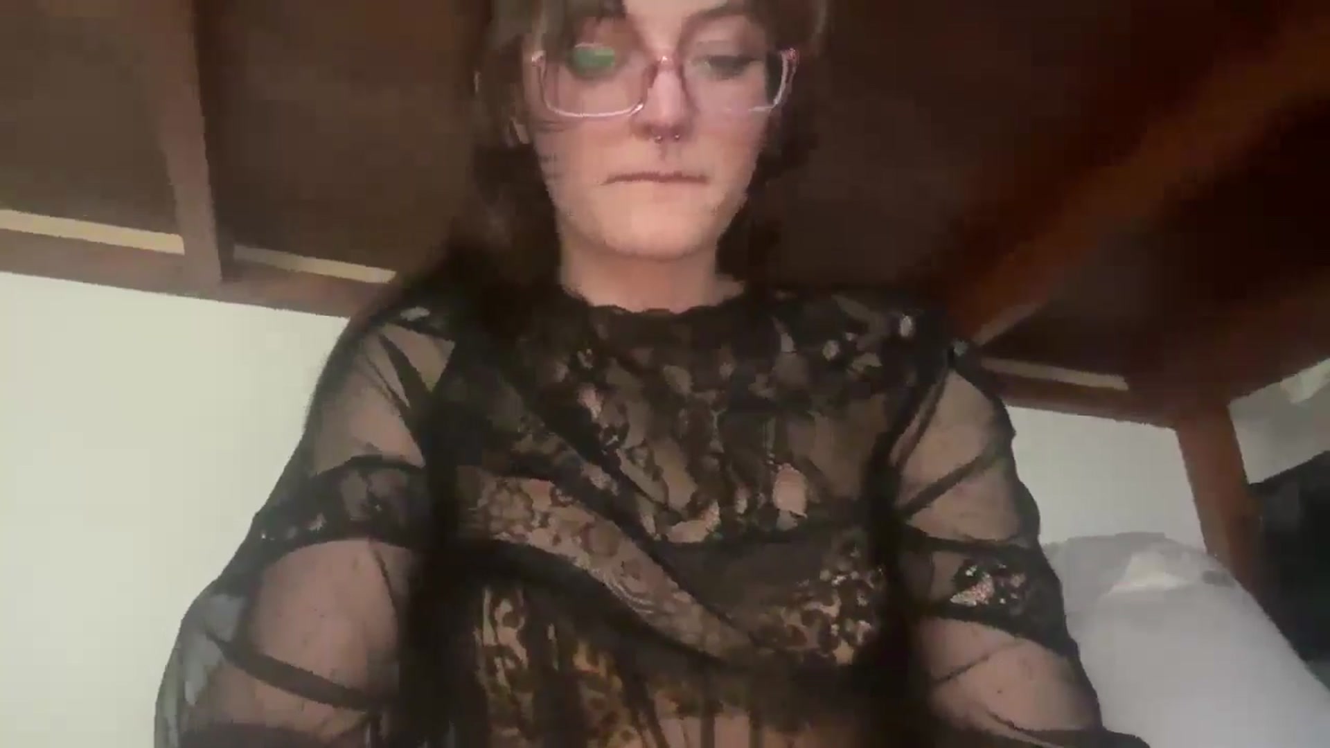 Gallery image thumbnail from GOTHBABEE's myfreecams stream on, 04/28/2026, 21:13 image 2 of 20