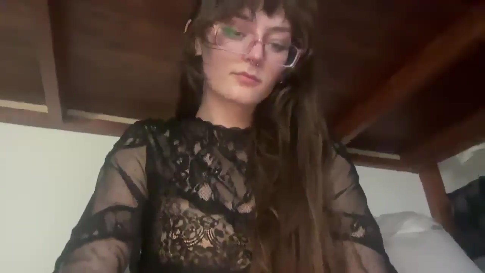 Gallery image thumbnail from GOTHBABEE's myfreecams stream on, 04/28/2026, 21:13 image 5 of 20