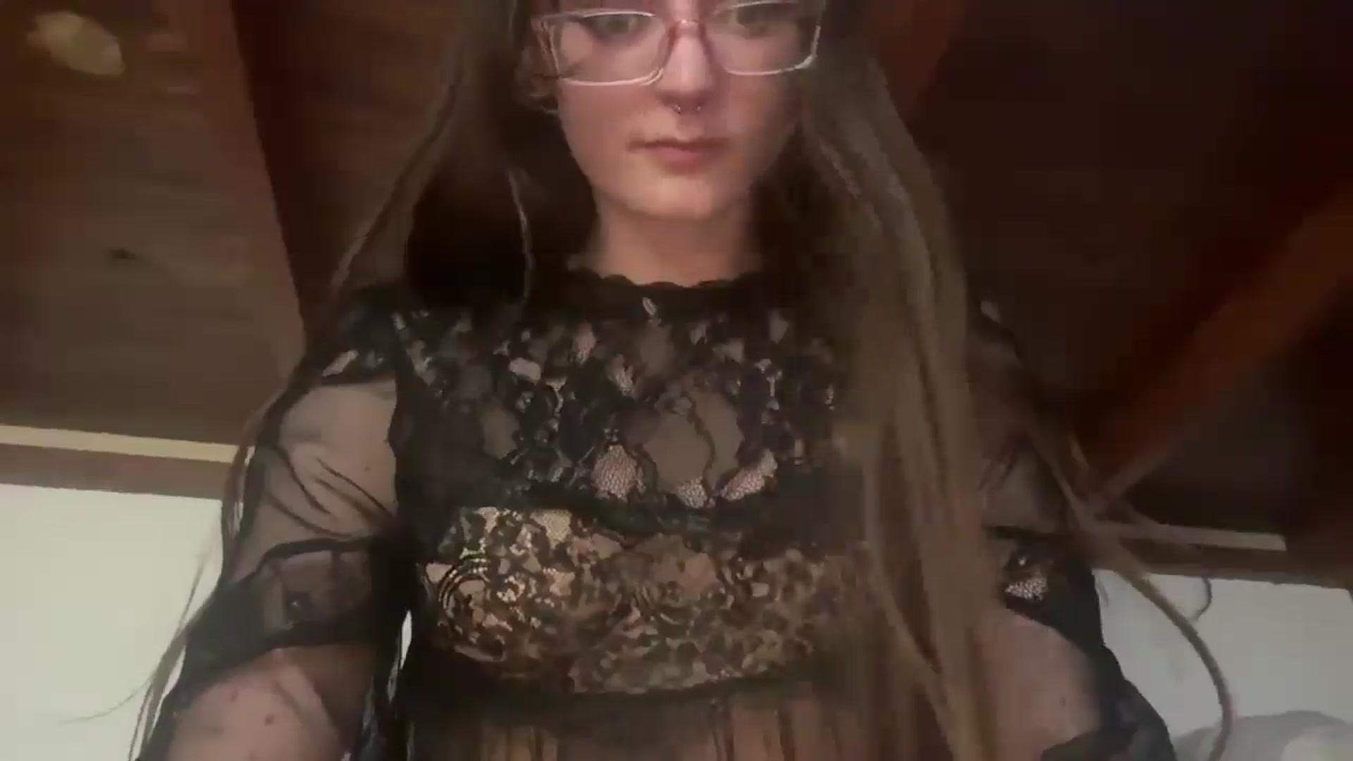 Gallery image thumbnail from GOTHBABEE's myfreecams stream on, 04/28/2026, 21:13 image 13 of 20